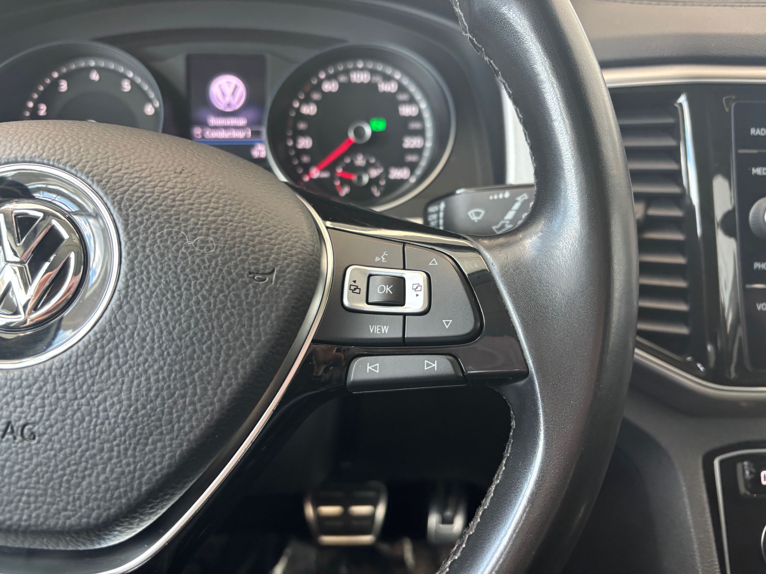 Volkswagen Atlas Highline R-LINE ENS CAPITAINE CUIR TOIT NAVIGATION 2019 JAMAIS ACCIDENTÉ