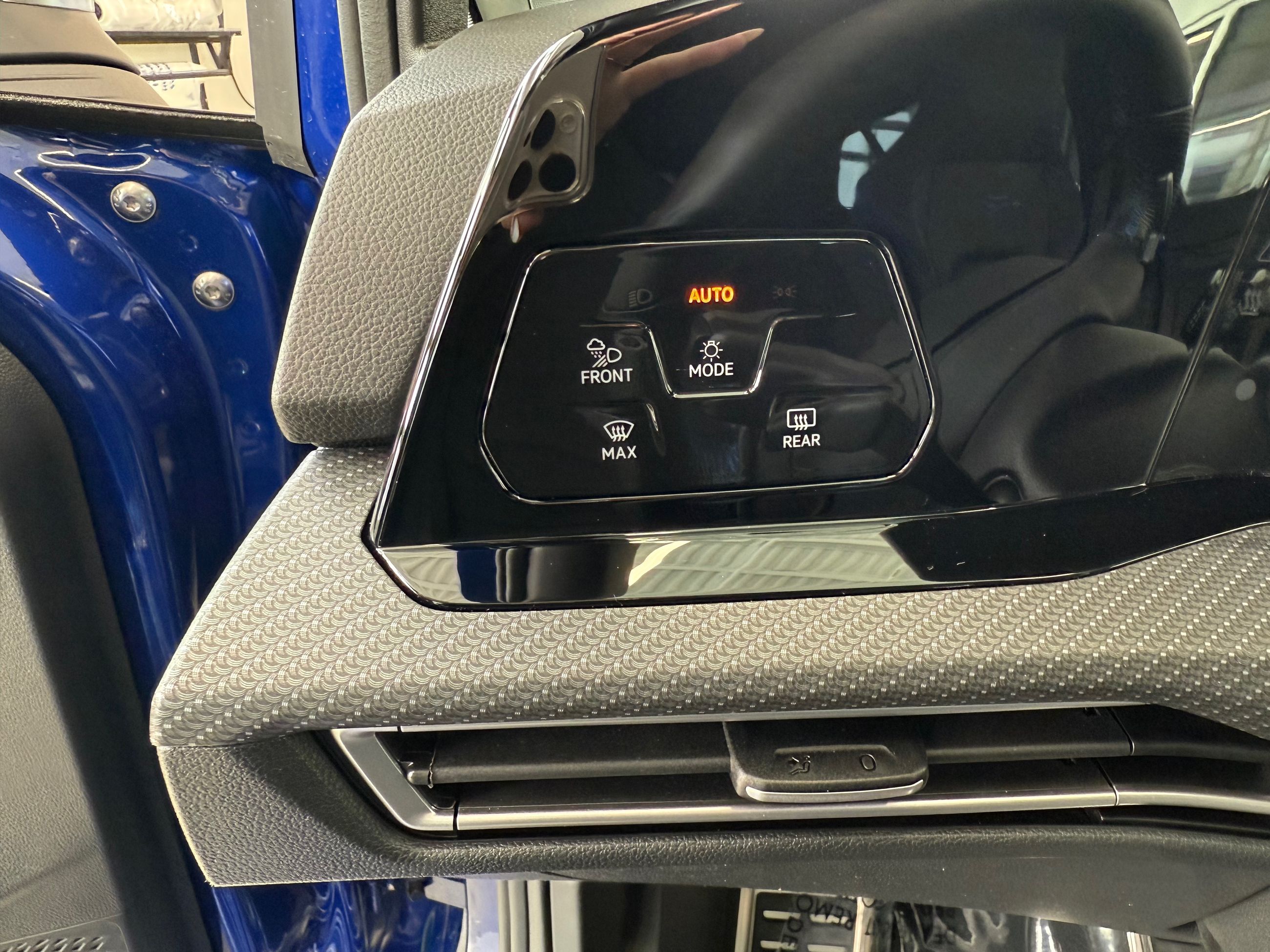 2024 Volkswagen Golf R  FINANCING AVAILABLE