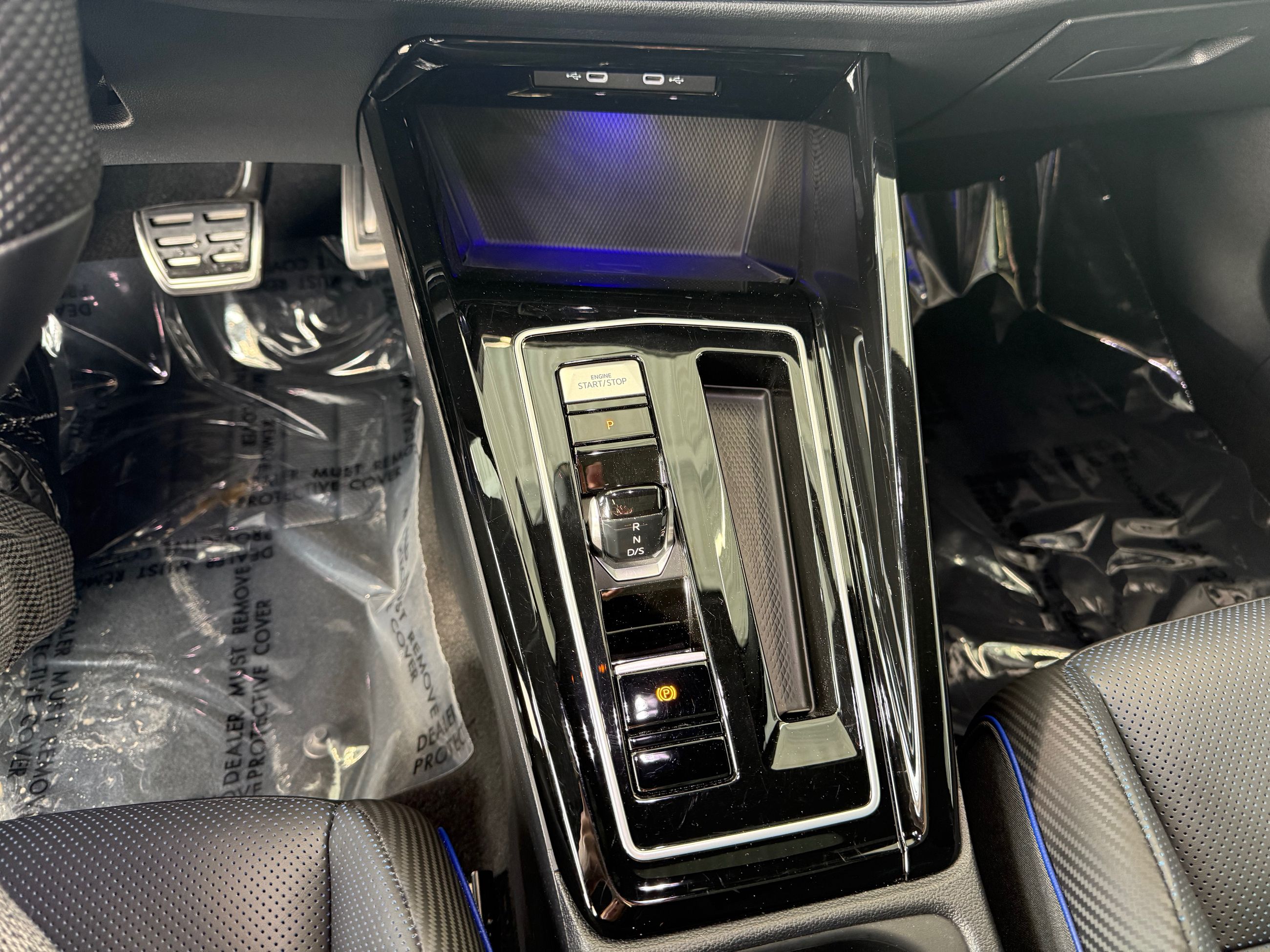 2024 Volkswagen Golf R  FINANCING AVAILABLE