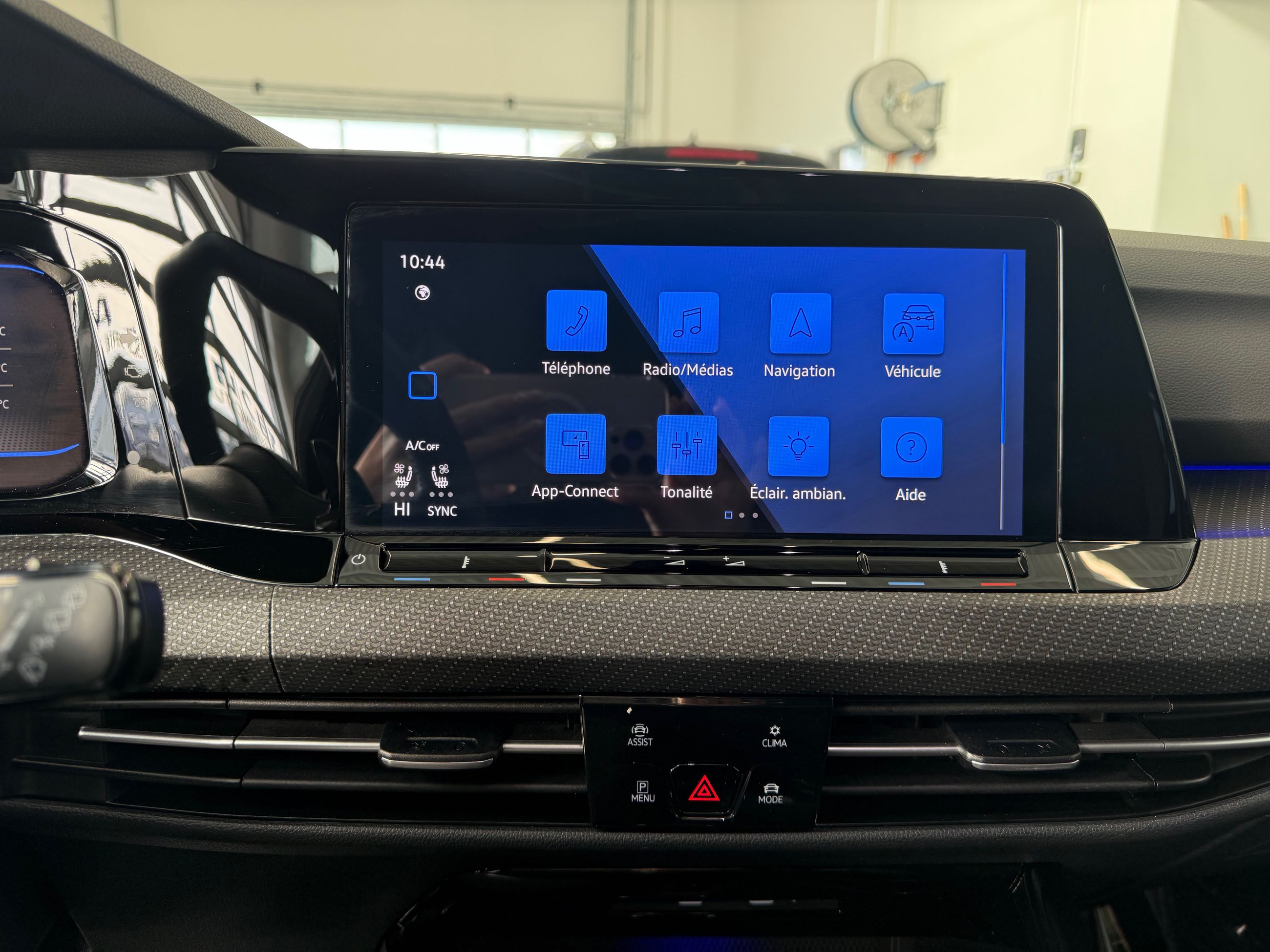 2024 Volkswagen Golf R  FINANCING AVAILABLE