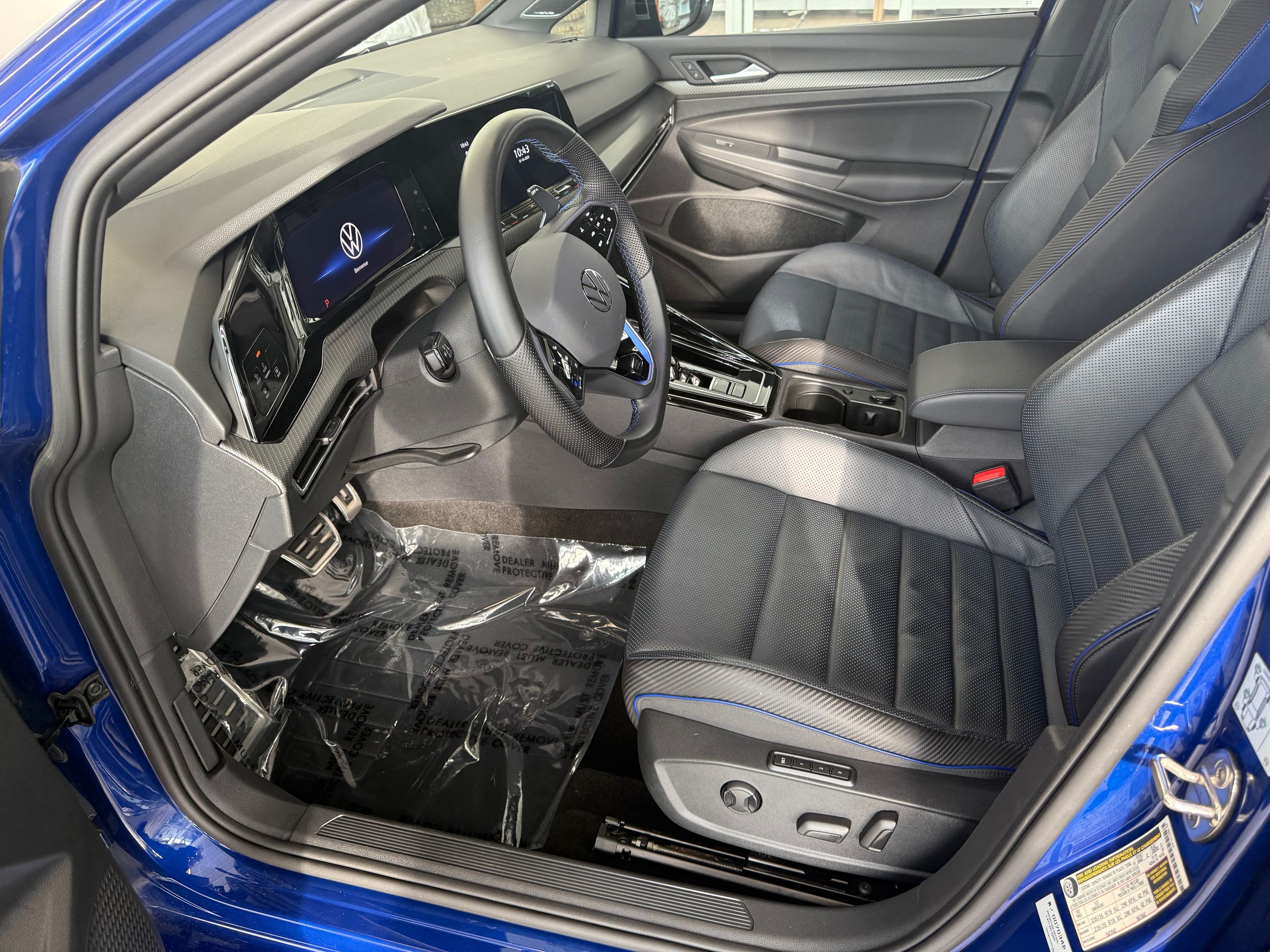 2024 Volkswagen Golf R  FINANCING AVAILABLE