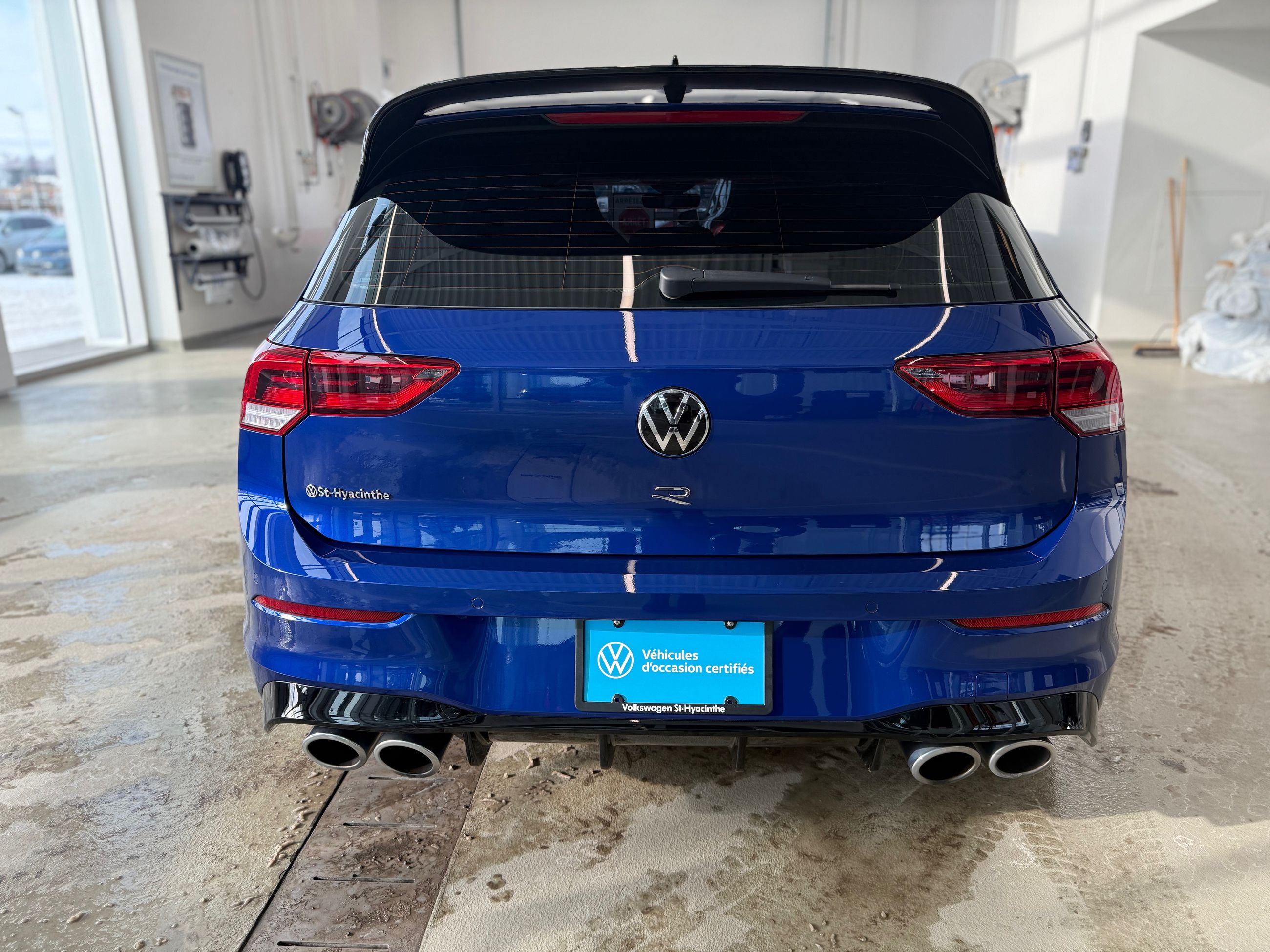2024 Volkswagen Golf R  FINANCING AVAILABLE