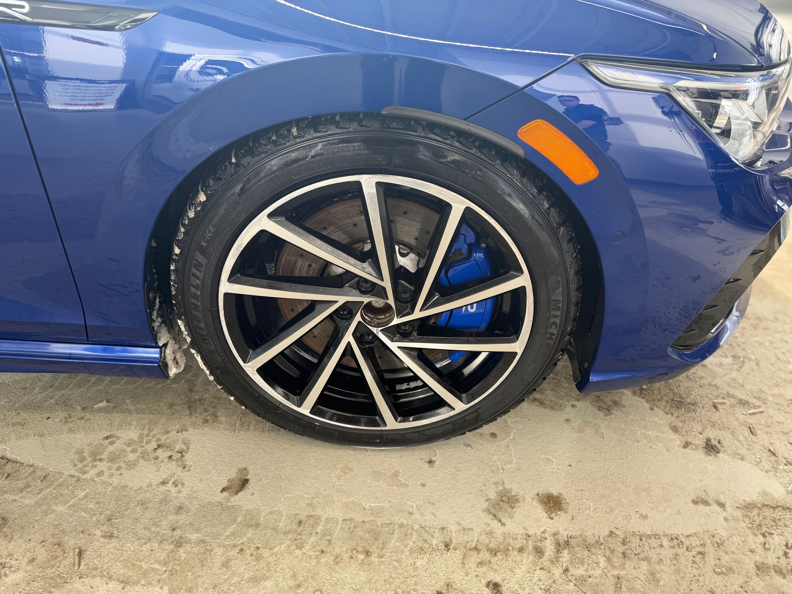 2024 Volkswagen Golf R  FINANCING AVAILABLE