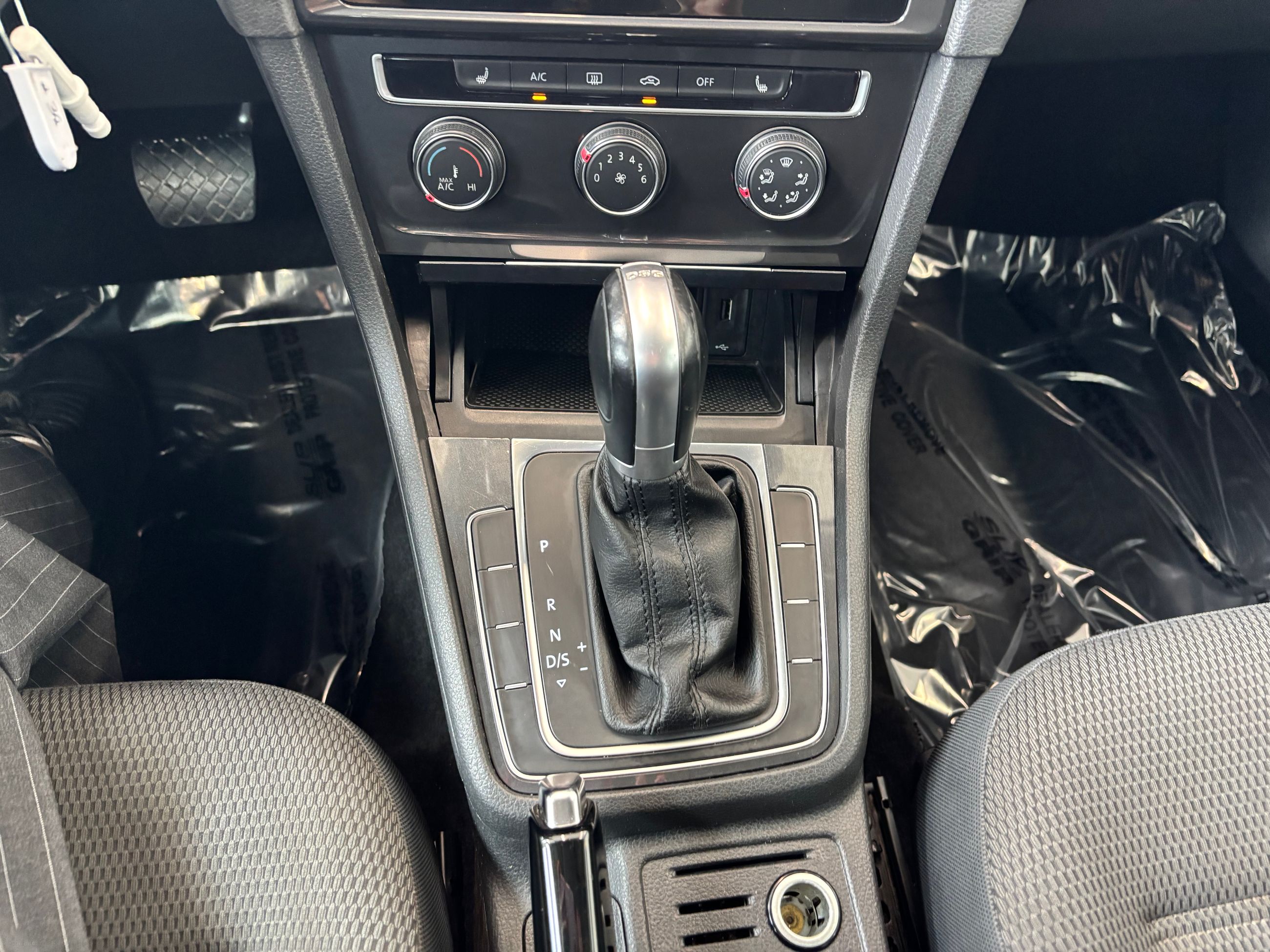 Volkswagen GOLF SPORTWAGEN COMFORTLINE 4MOTION SIEGES CHAUFFANT CERA RECUL 2019 JAMAIS ACCIDENTÉ