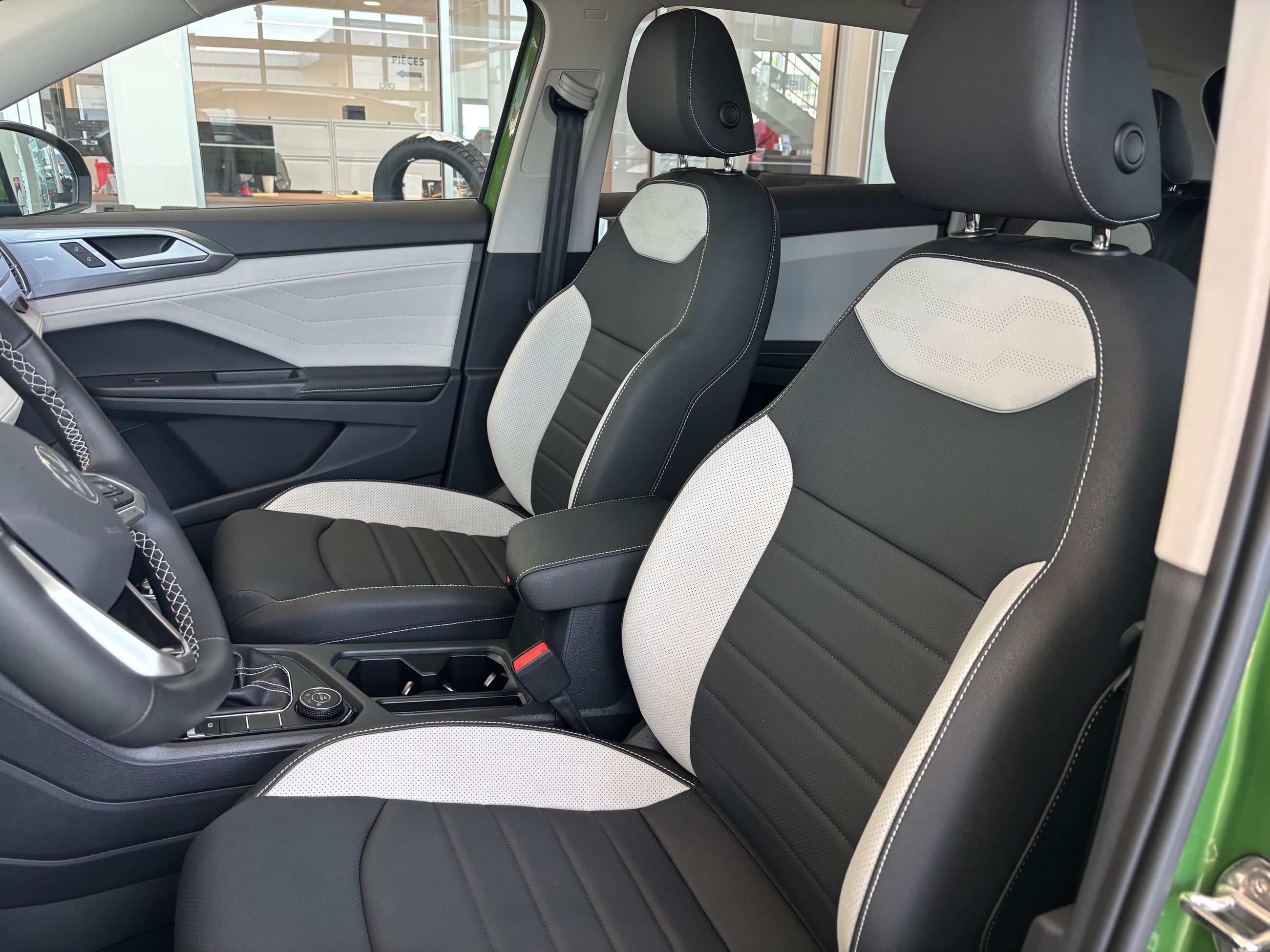 Volkswagen Taos Highline 4MOTION 2025 SPÉCIAL DÉMO