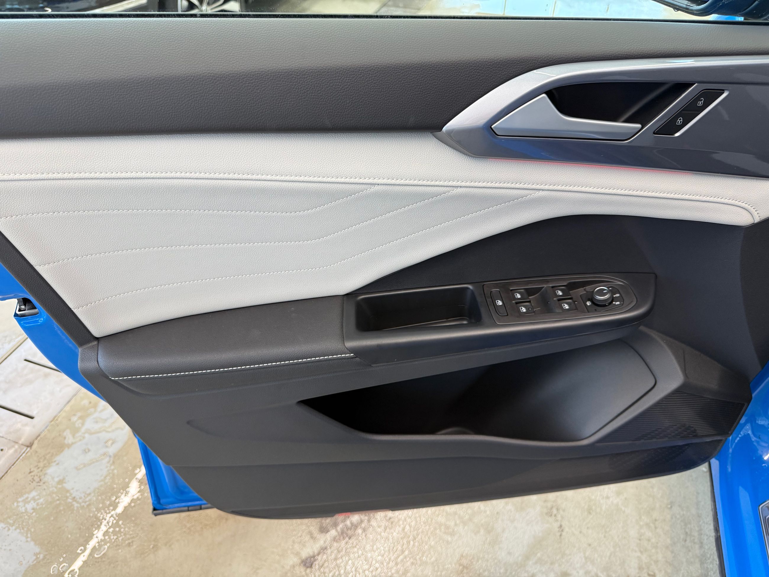 2026 Volkswagen Taos Highline 4MOTION DEMO SPECIAL