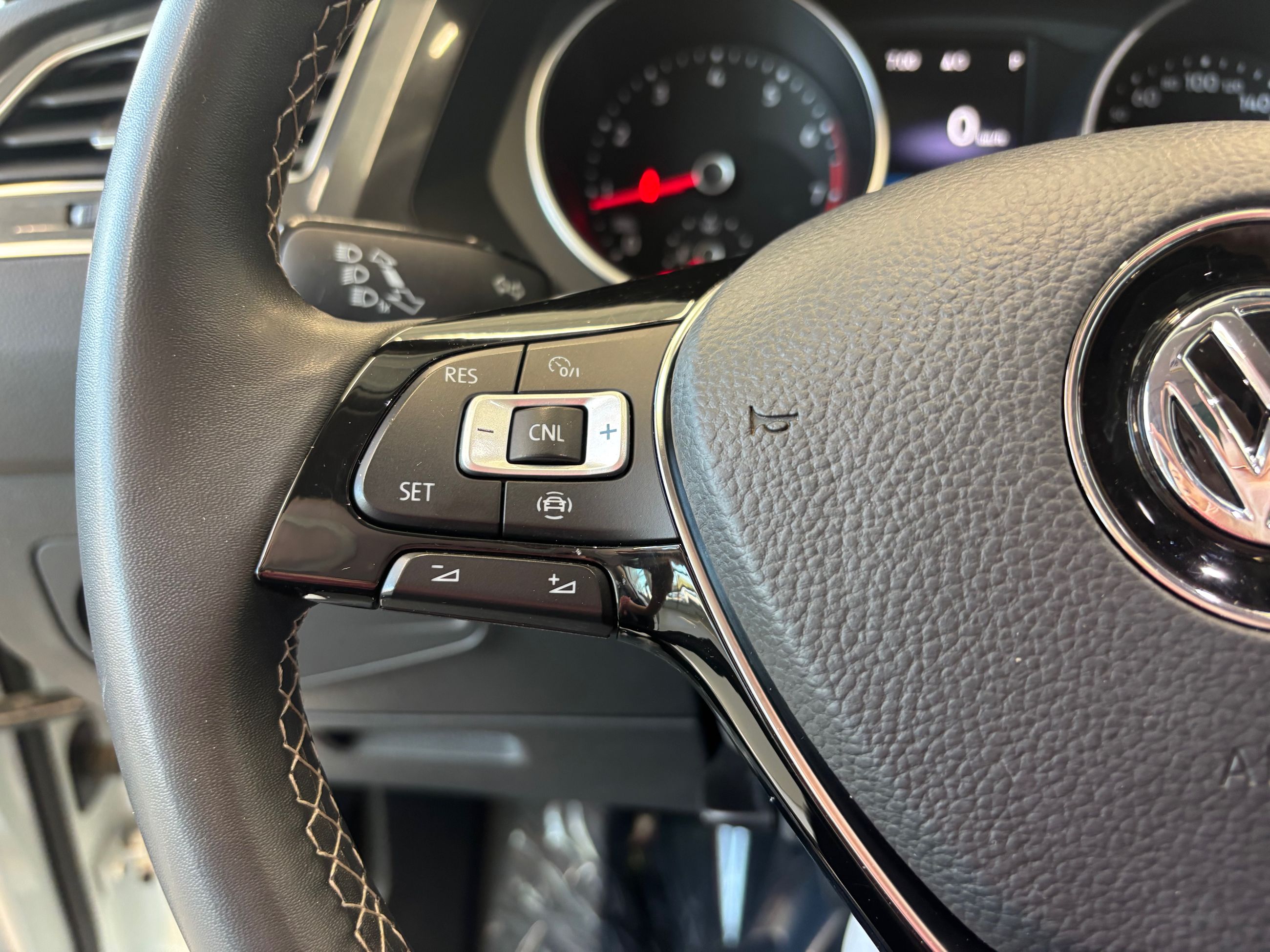 Volkswagen Tiguan COMFORTLINE TOIT PANO SIMILI CUIR 2021 JAMAIS ACCIDENTÉ