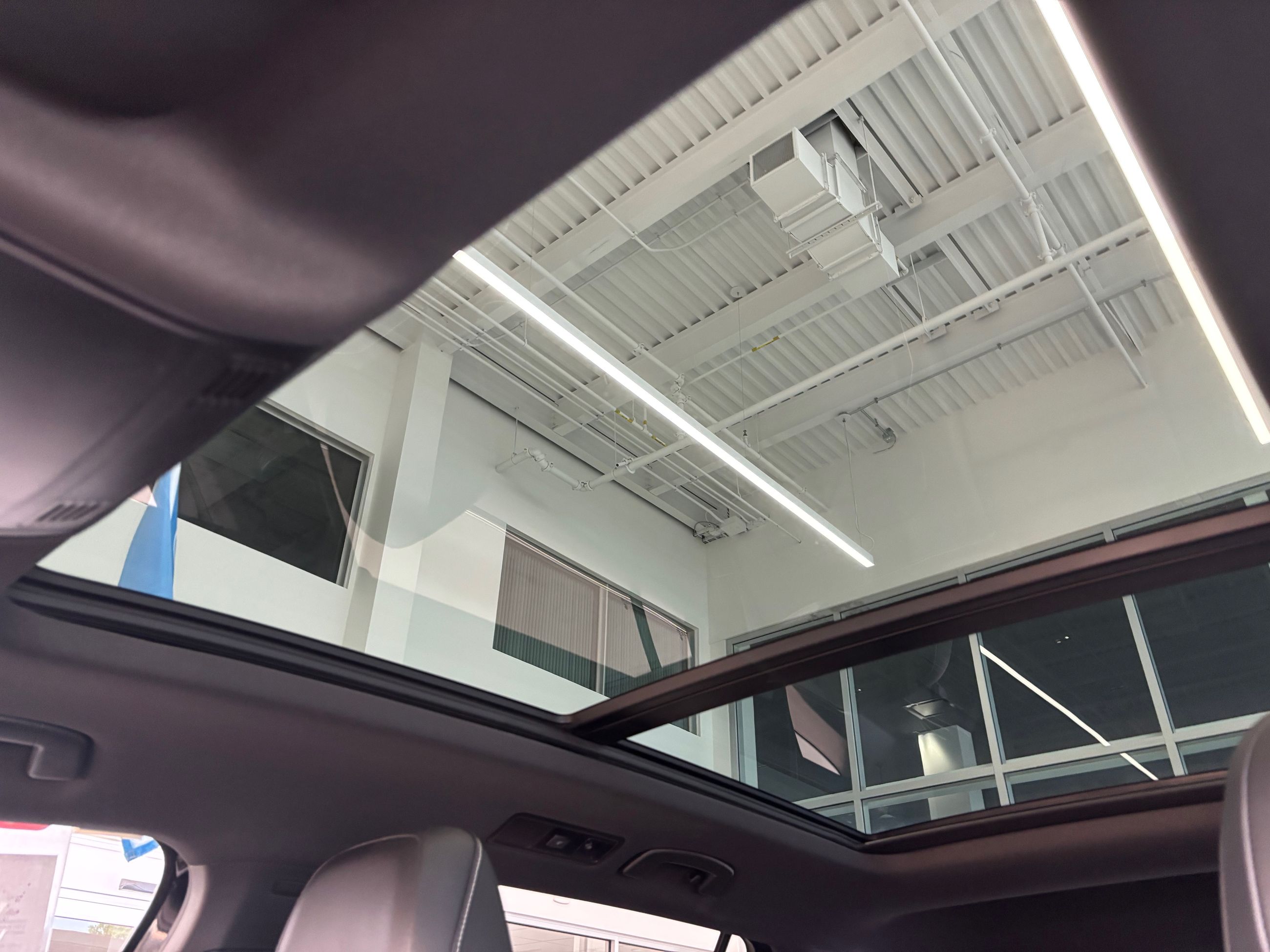 Volkswagen Tiguan Highline R-LINE CUIR TOIT NAVIGATION 2021 JAMAIS ACCIDENTÉ