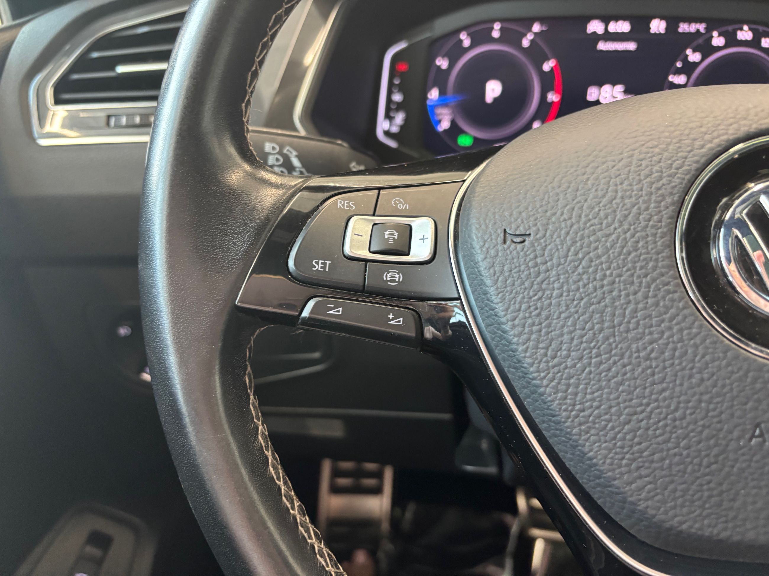 Volkswagen Tiguan Highline R-LINE CUIR TOIT NAVIGATION 2021 JAMAIS ACCIDENTÉ