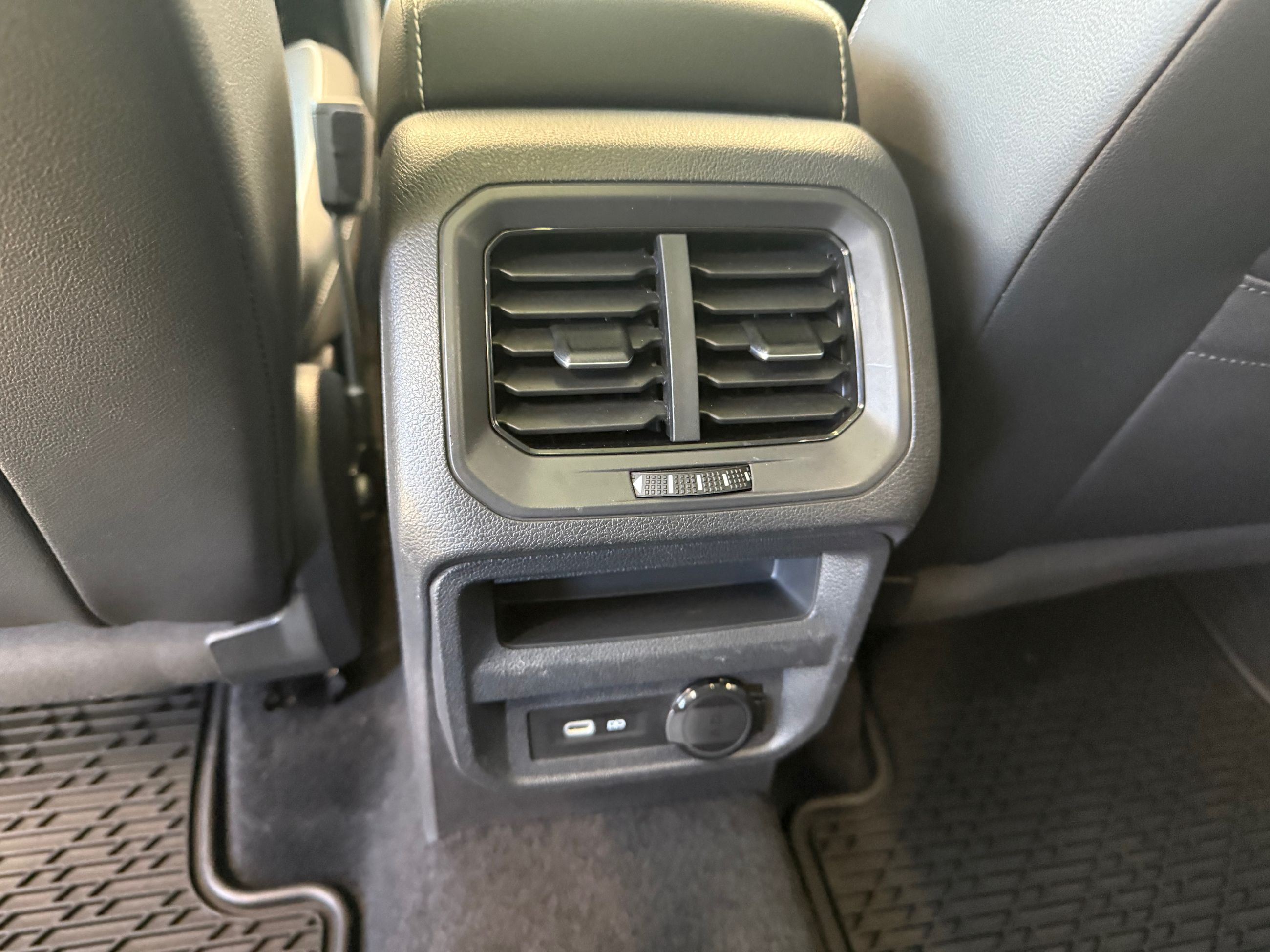 Volkswagen Tiguan Highline R-LINE JAMAIS ACCIDENTÉ 2021 A PARTIR DE 4.39%