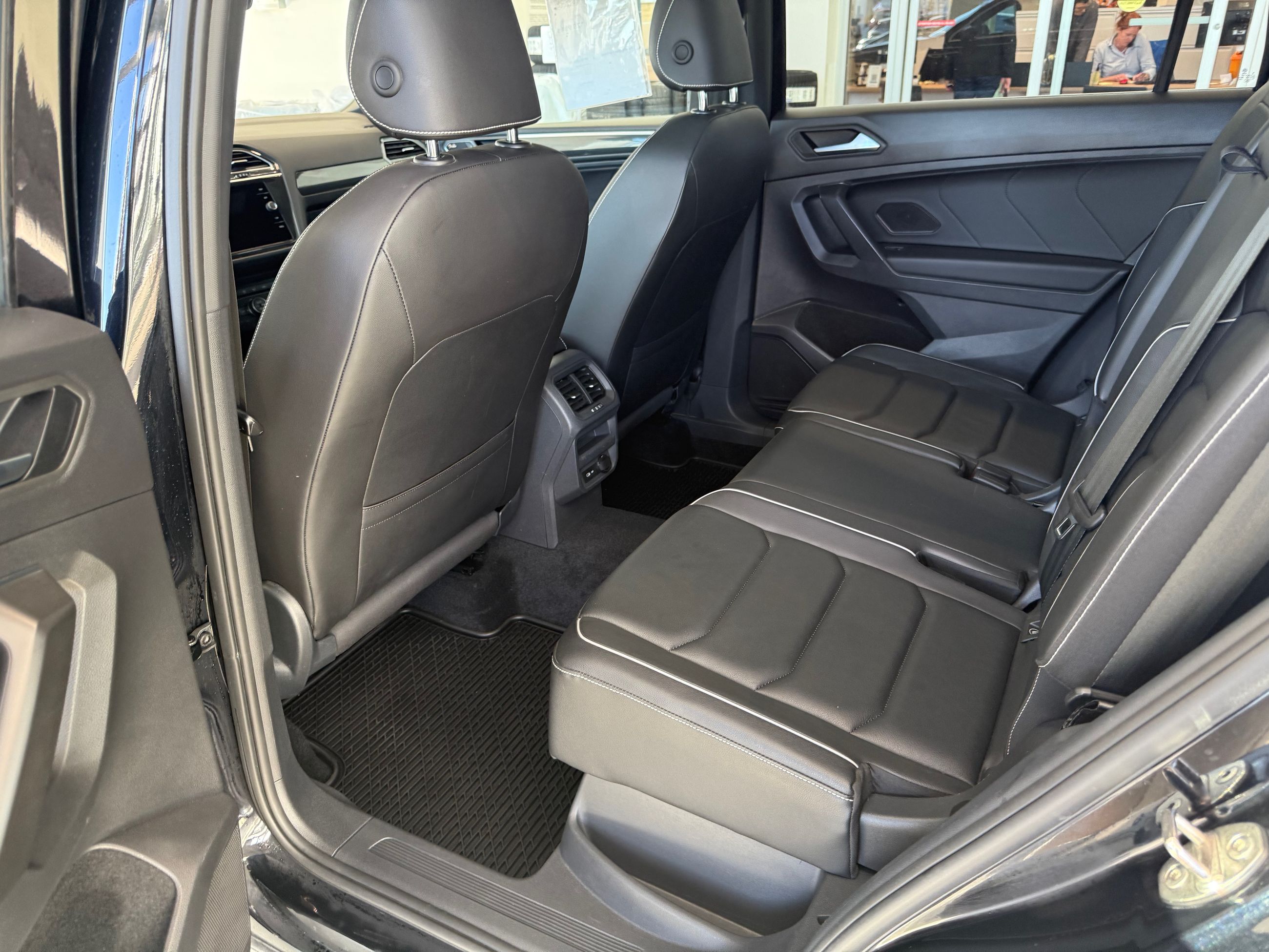 Volkswagen Tiguan Highline R-LINE JAMAIS ACCIDENTÉ 2021 A PARTIR DE 4.39%