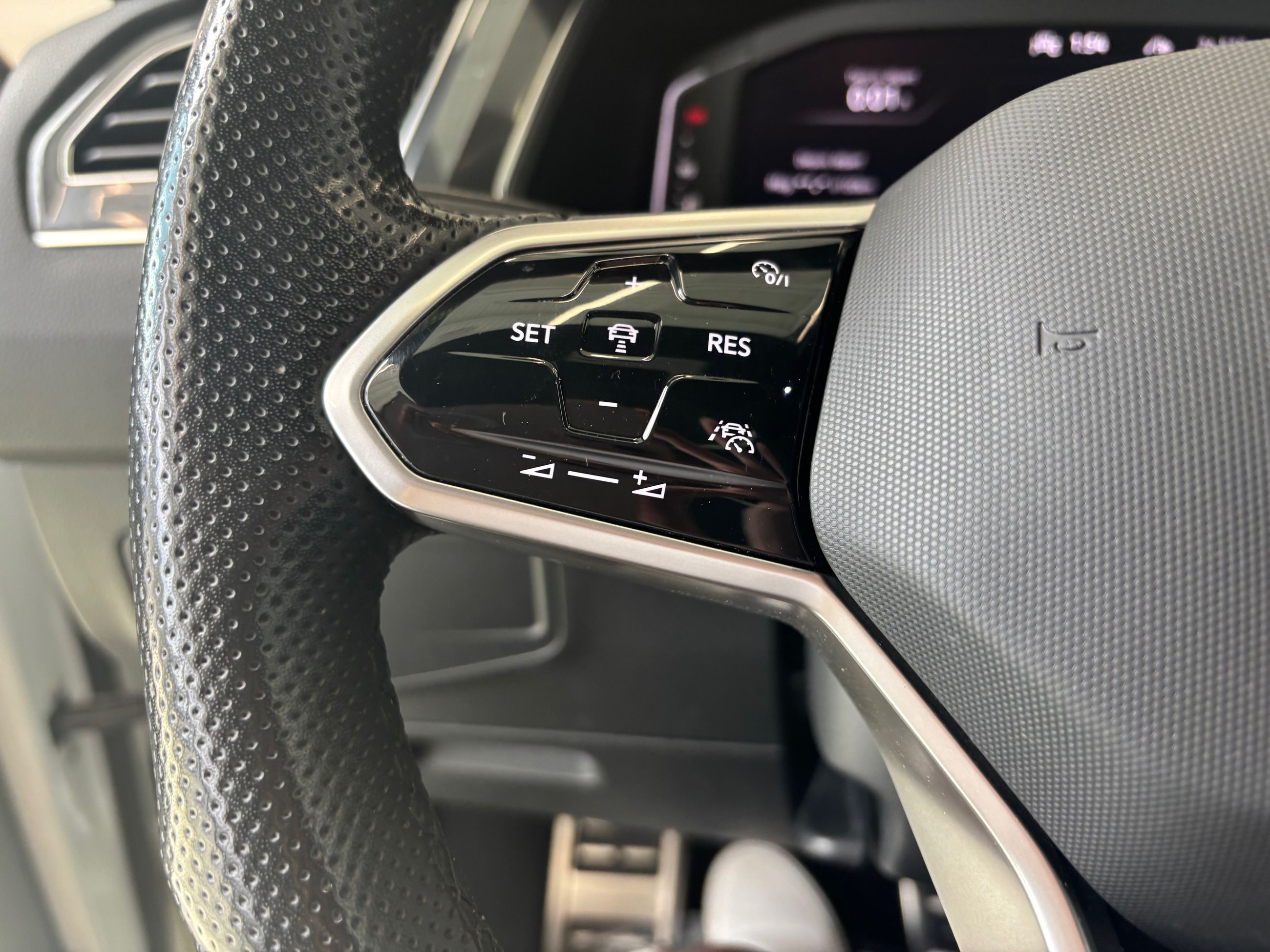 2022 Volkswagen Tiguan Comfortline R-Line Black Edition TOIT PANO SIMILIC