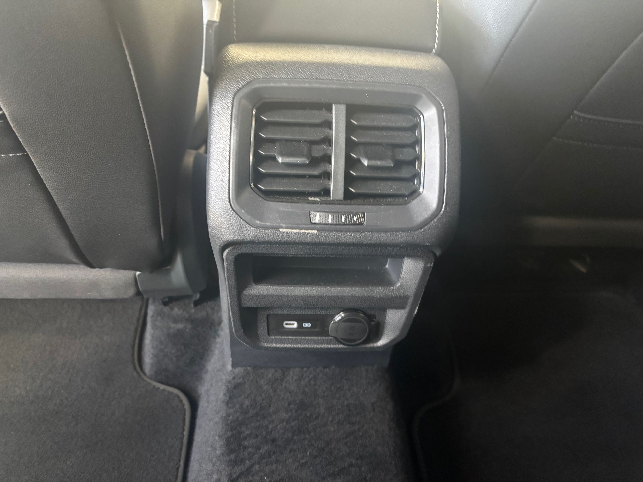 Volkswagen Tiguan Comfortline R-Line Black Edition TOIT PANO 2022 JAMAIS ACCIDENTÉ