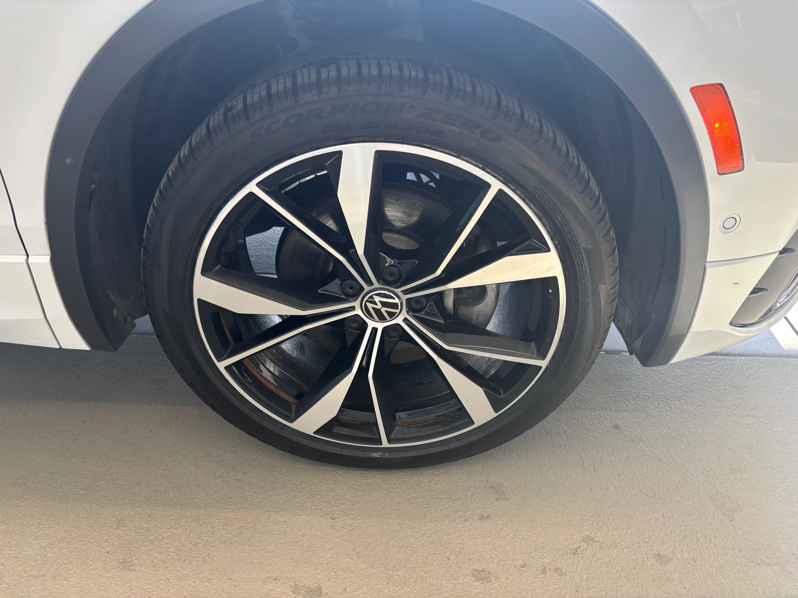 Volkswagen Tiguan Highline R-Line TOIT PANO INTERIEUR DE CUIR 2022 JAMAIS ACCIDENTÉ