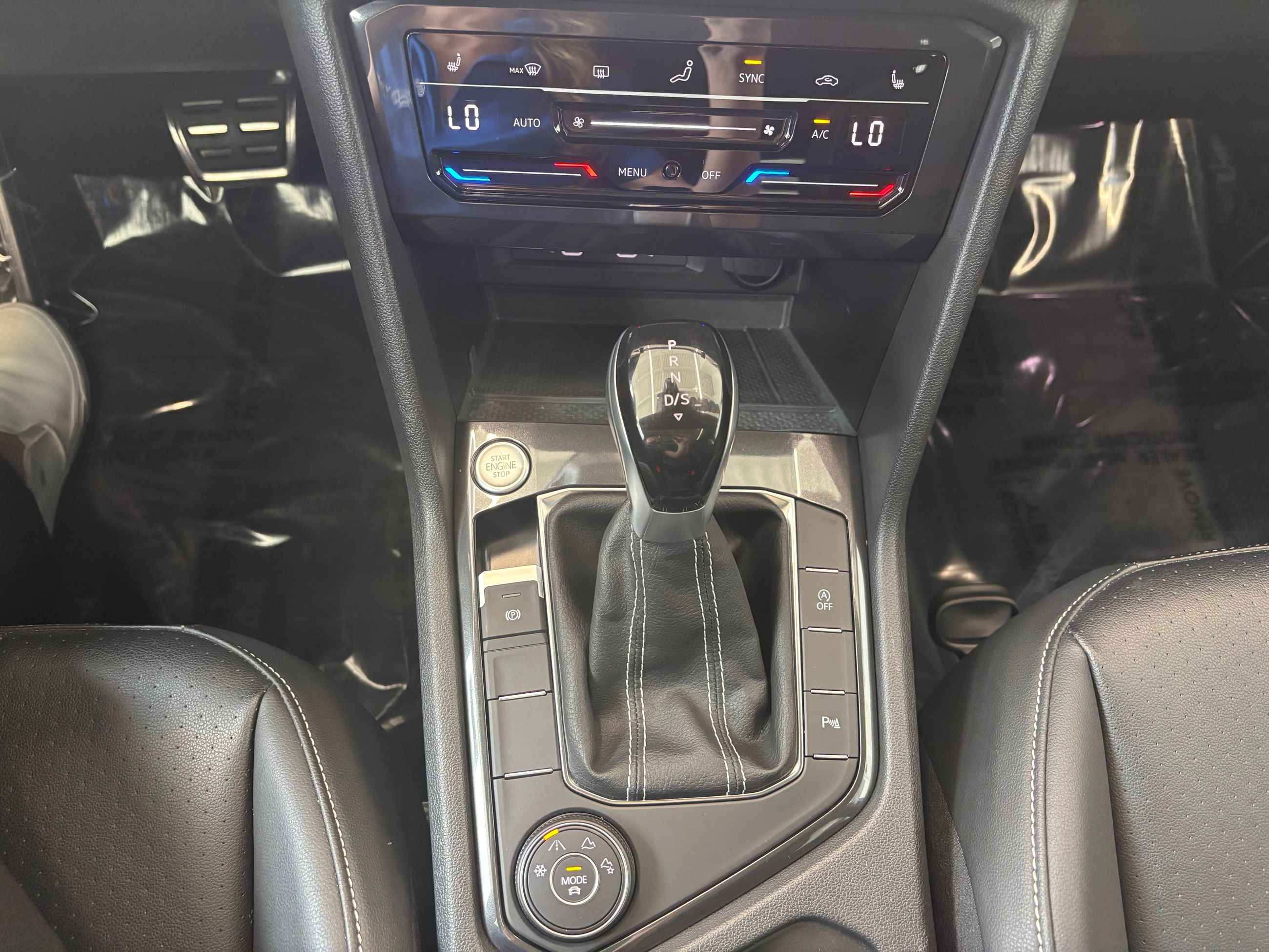 Volkswagen Tiguan Comfortline R-Line Black Edition TOIT 2023 A PARTIR DE 4.39%
