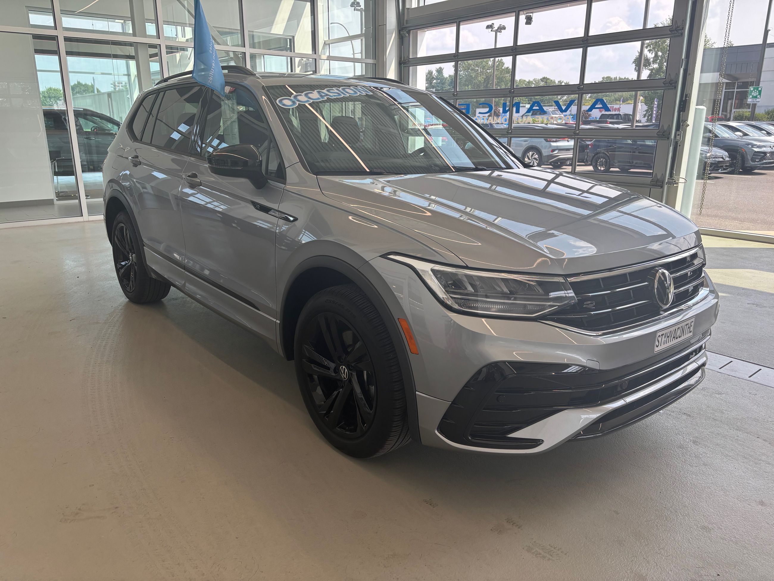 Volkswagen Tiguan Comfortline R-Line Black Edition TOIT 2023 A PARTIR DE 4.39%