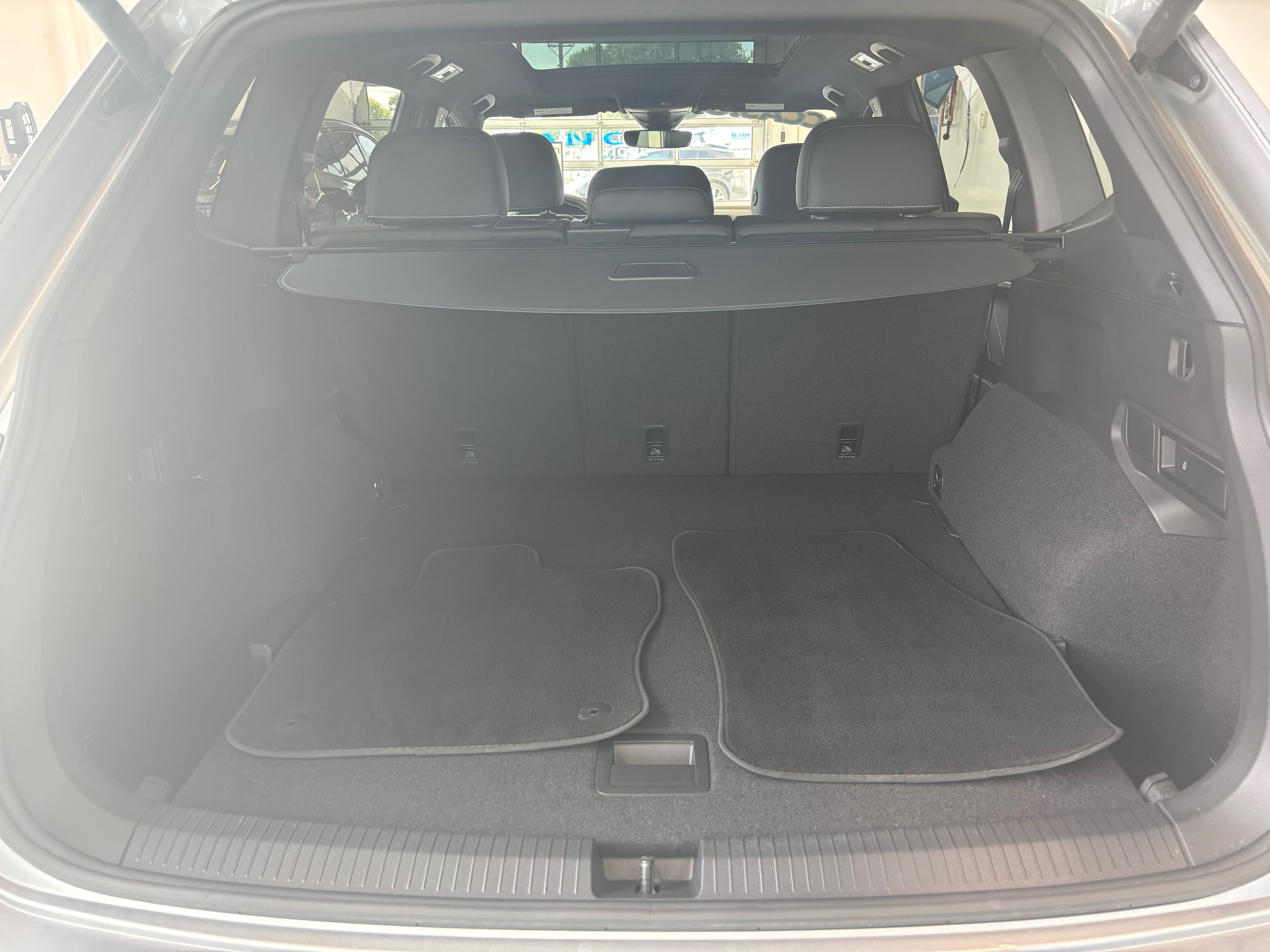 Volkswagen Tiguan Comfortline R-Line Black Edition SIMILICUIR TOIT 2023 A PARTIR DE 4.39%