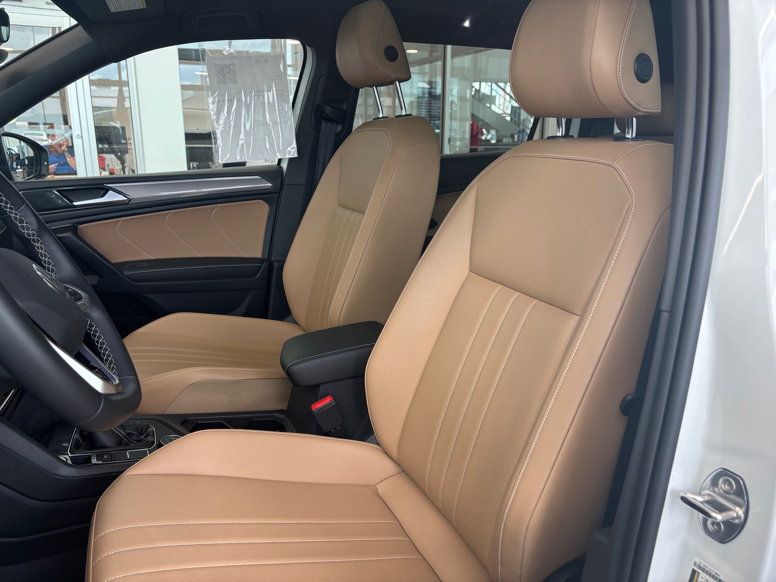 Volkswagen Tiguan Comfortline R-Line Black Edition TOIT PANO 2023 A PARTIR DE 4.39%