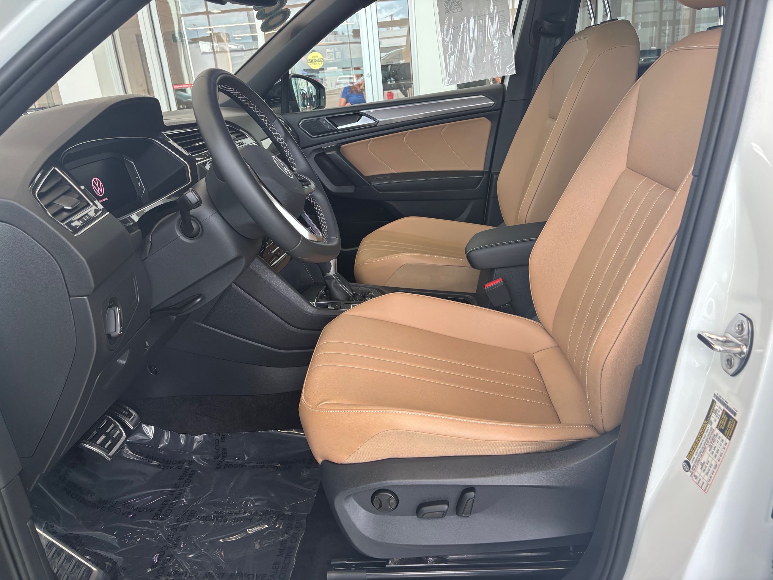 Volkswagen Tiguan Comfortline R-Line Black Edition TOIT PANO 2023 A PARTIR DE 4.39%