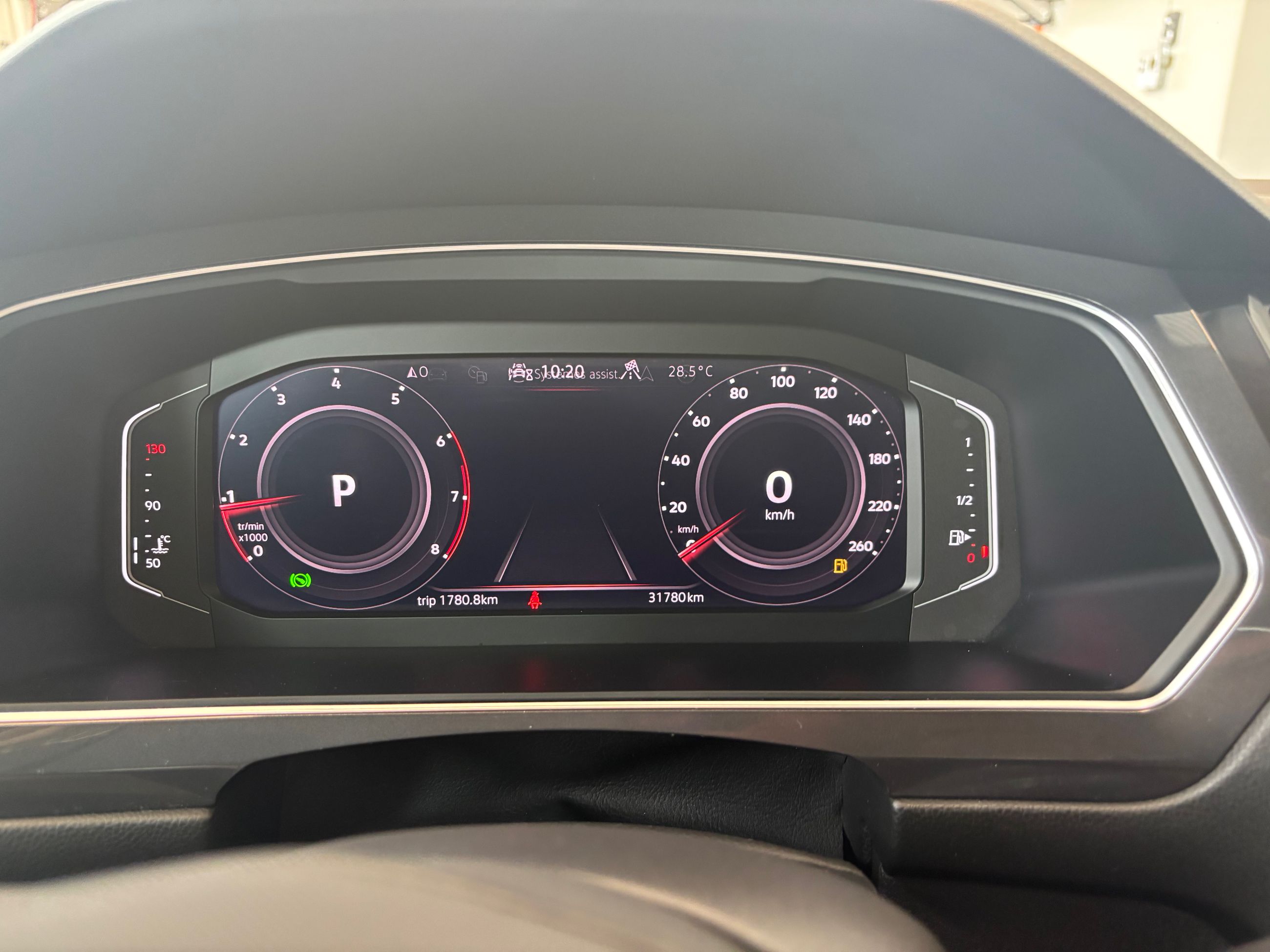 Volkswagen Tiguan Comfortline R-Line Black Edition TOIT PANO 2023 A PARTIR DE 4.39%
