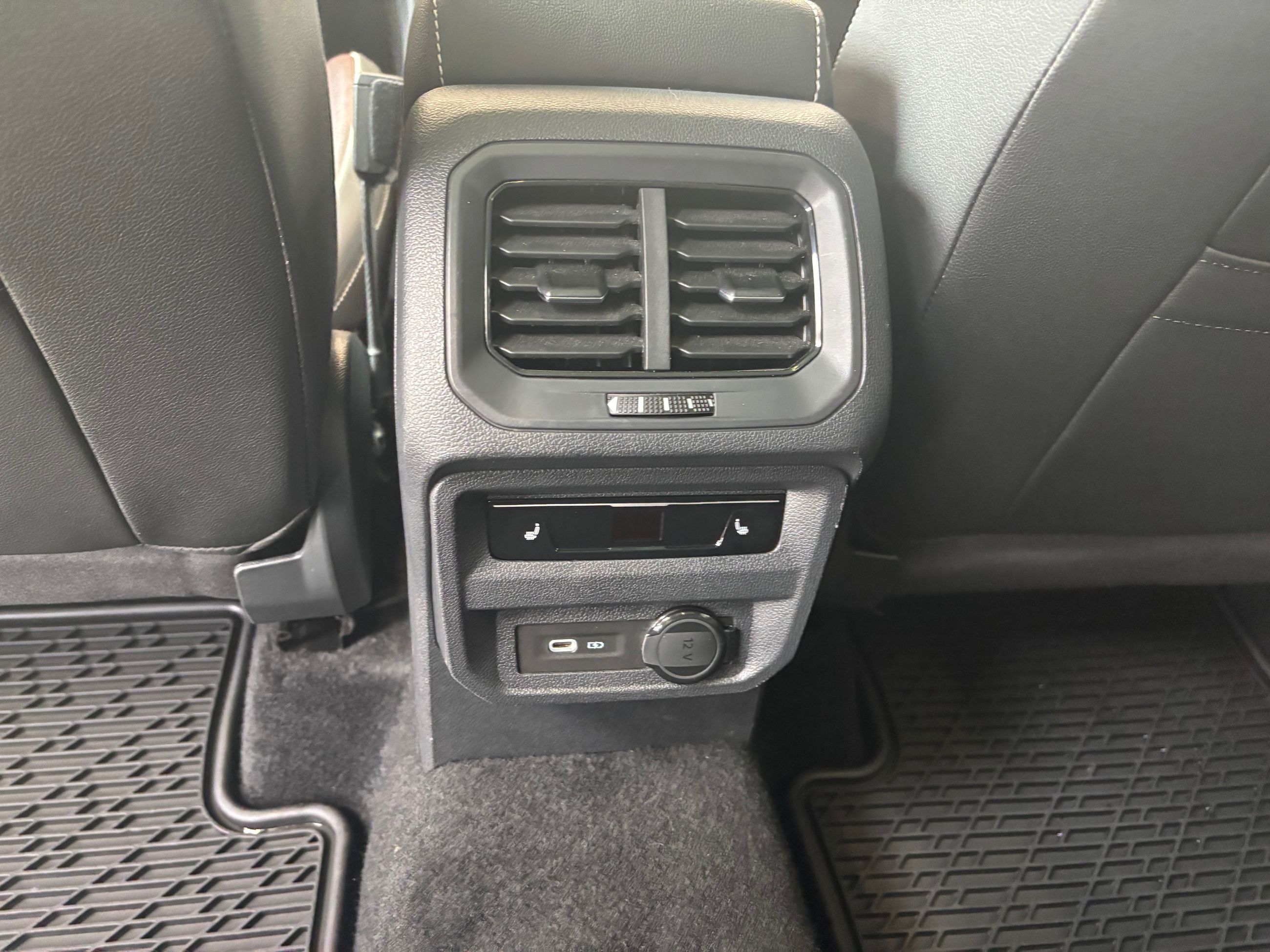 2023 Volkswagen Tiguan Highline R-Line TOIT PANO CUIR NAVIGATION
