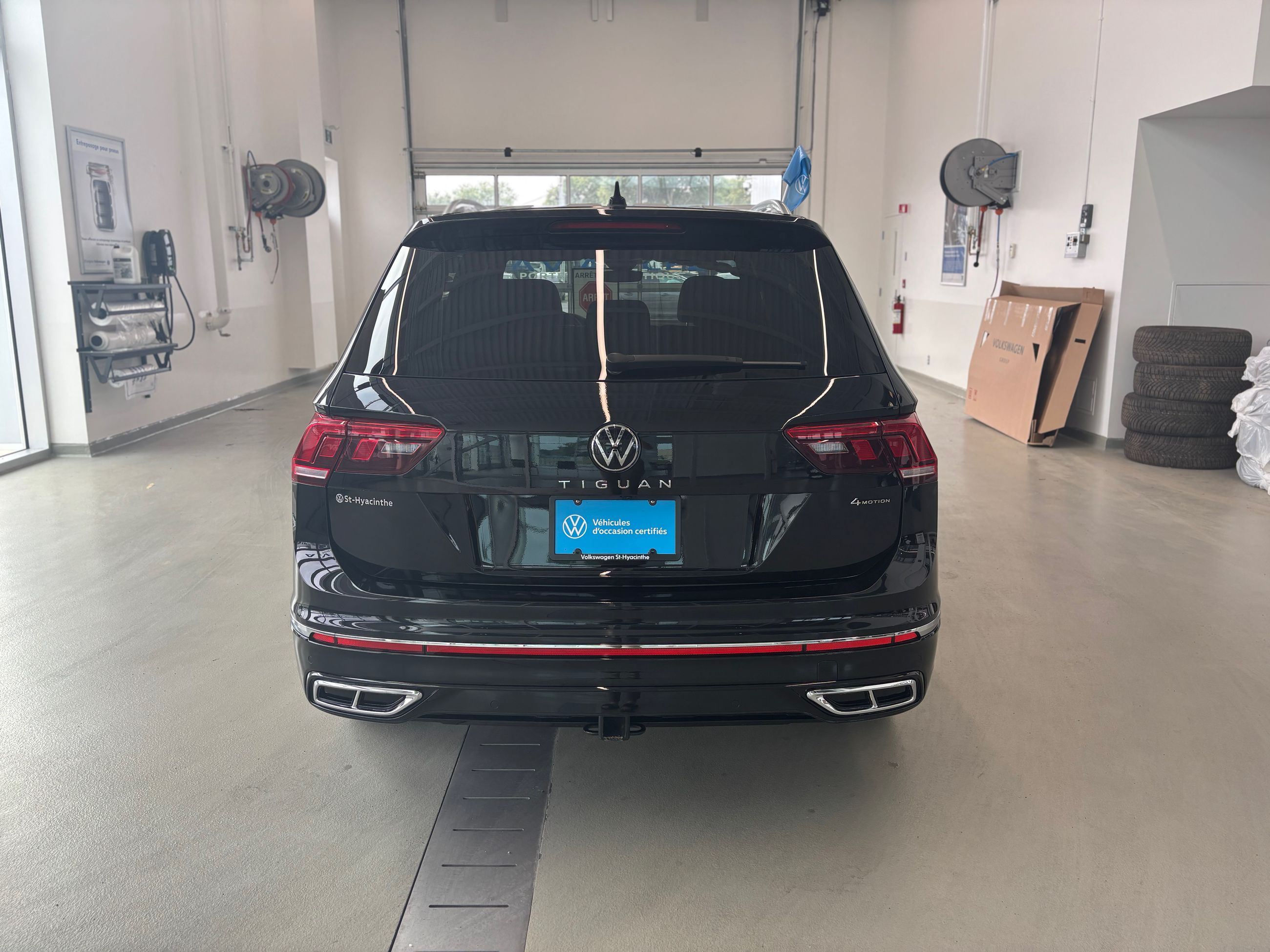 2023 Volkswagen Tiguan Highline R-Line TOIT PANO CUIR NAVIGATION