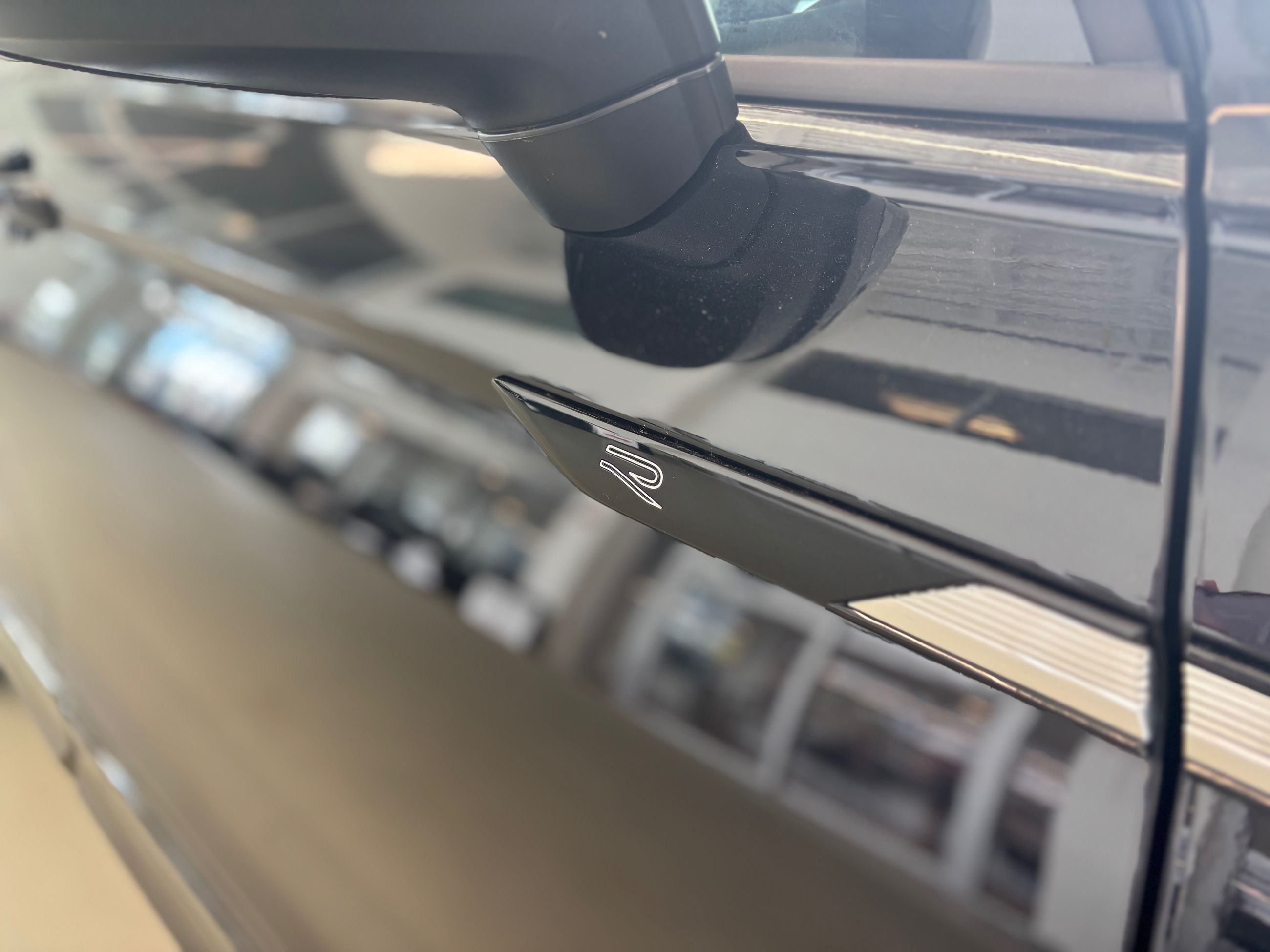 2023 Volkswagen Tiguan Comfortline R-Line Black Edition