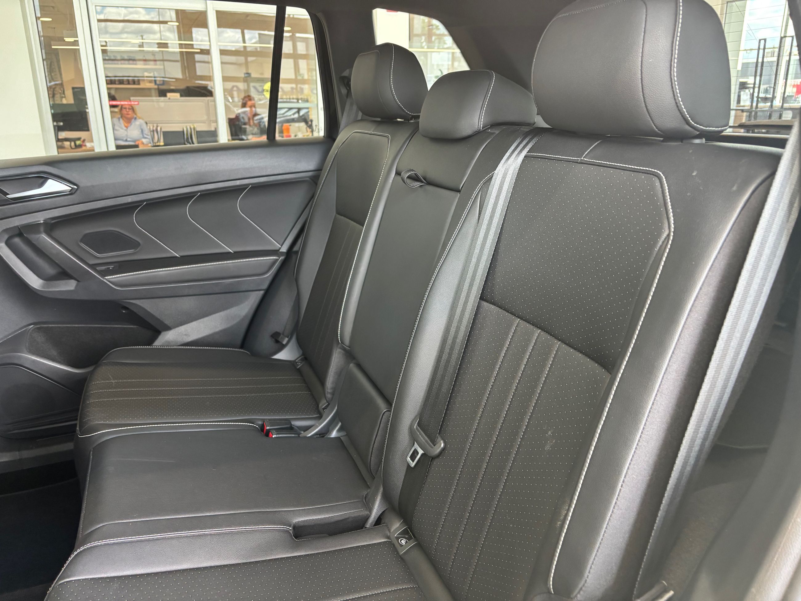 2023 Volkswagen Tiguan Comfortline R-Line Black Edition