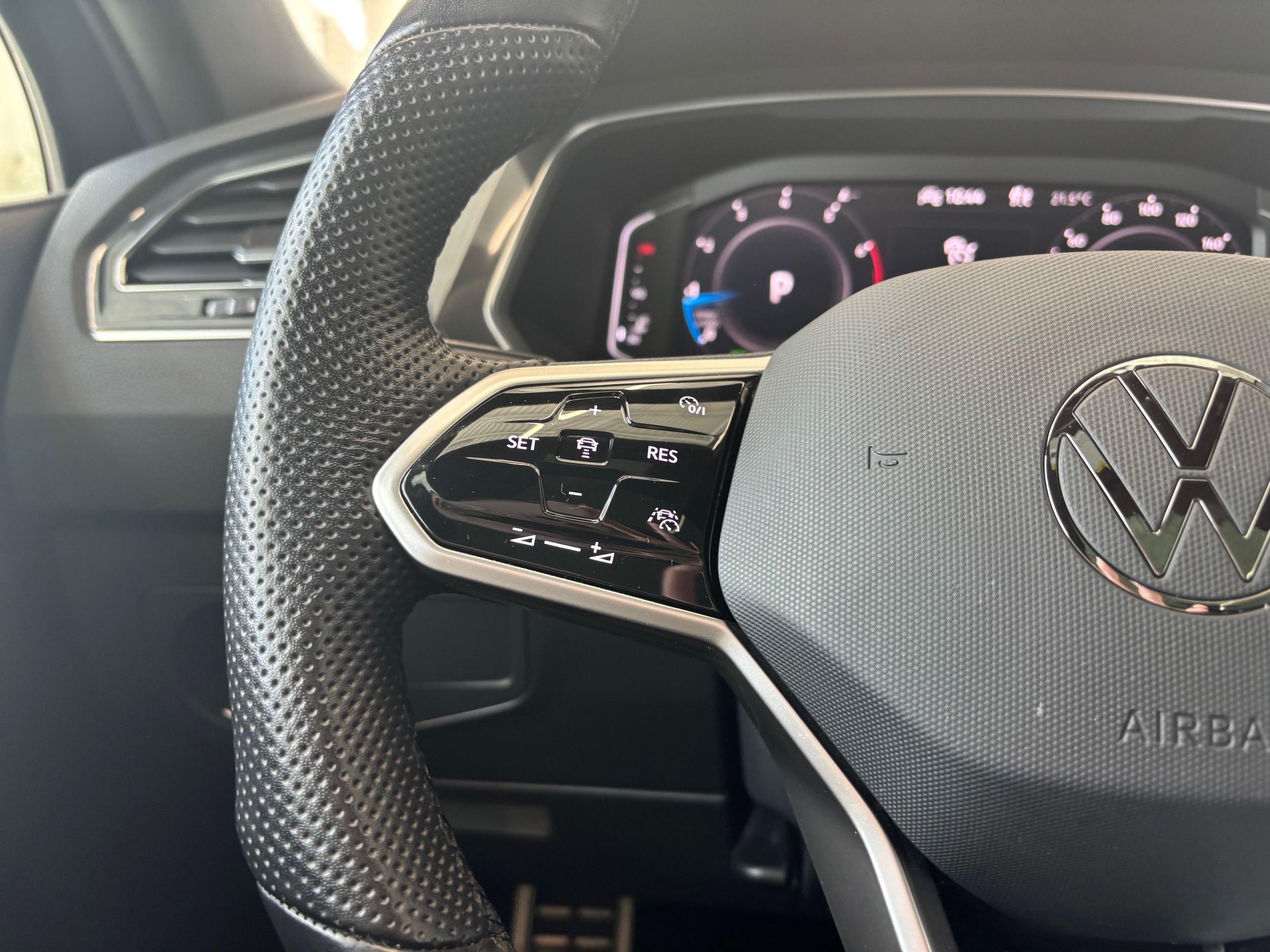 2023 Volkswagen Tiguan Comfortline R-Line Black Edition