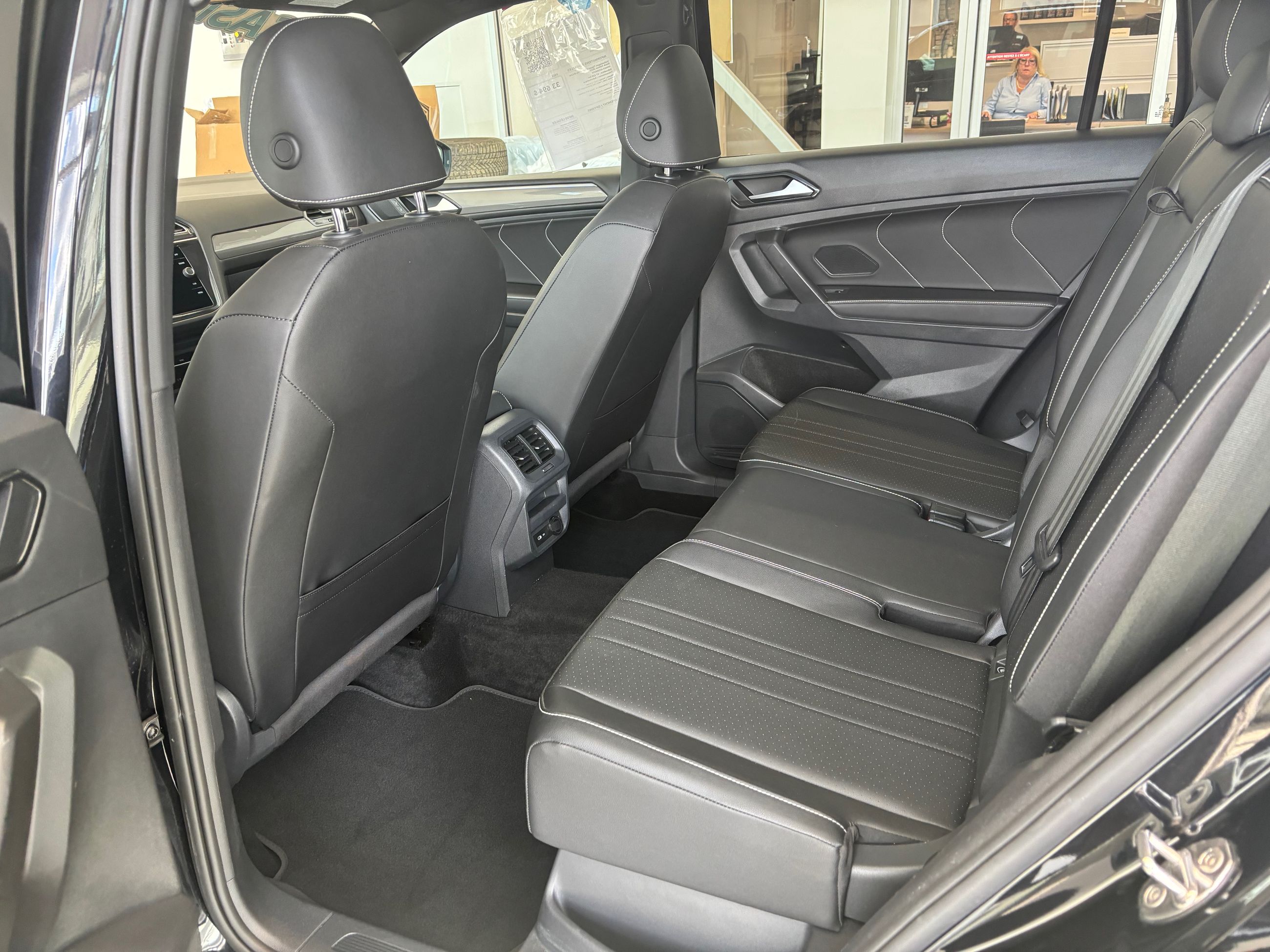 2023 Volkswagen Tiguan Comfortline R-Line Black Edition