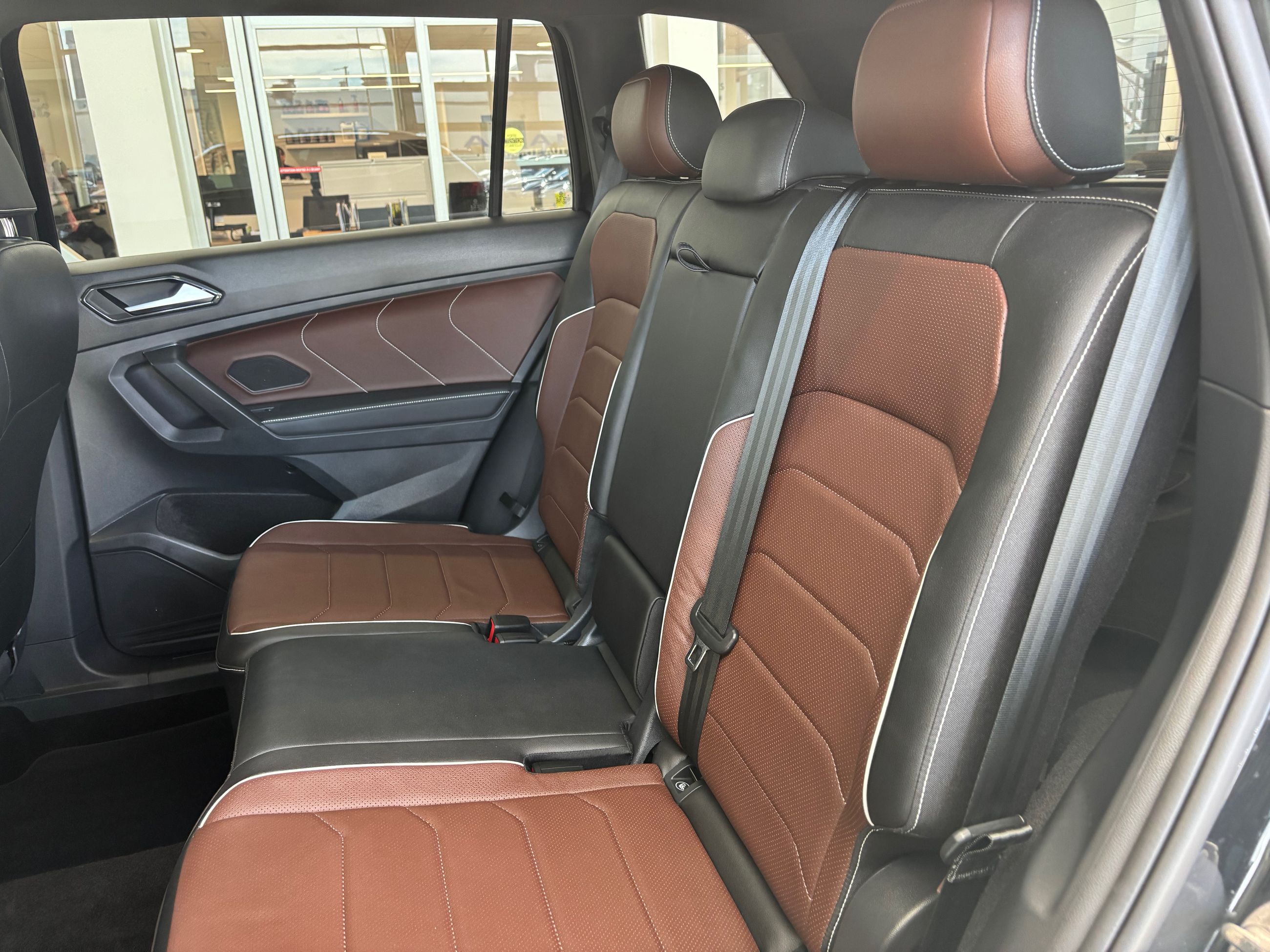 Volkswagen Tiguan Highline R-Line CUIR TOIT PANO NAVIGATION 2023 JAMAIS ACCIDENTÉ