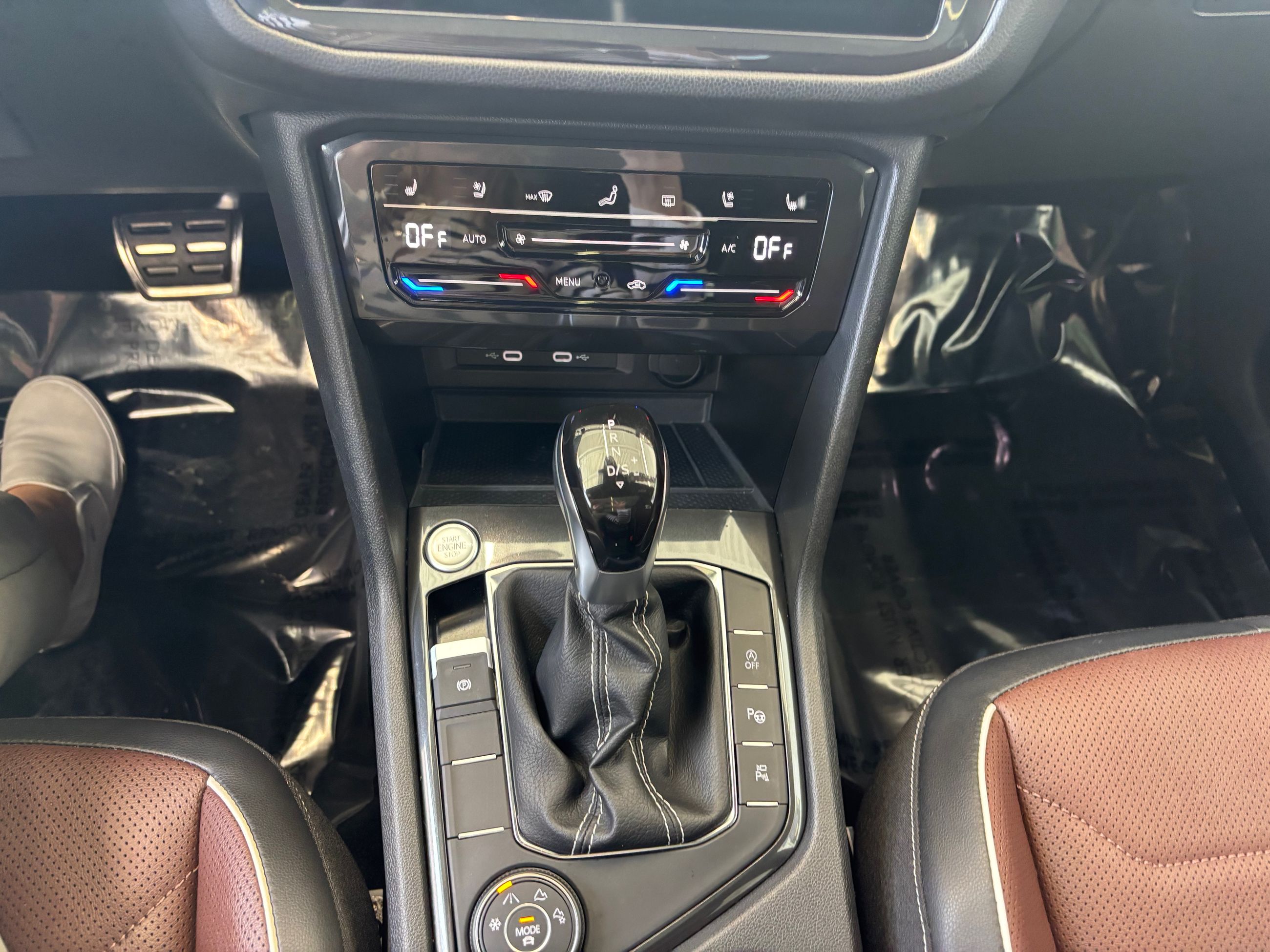Volkswagen Tiguan Highline R-Line CUIR TOIT PANO NAVIGATION 2023 JAMAIS ACCIDENTÉ