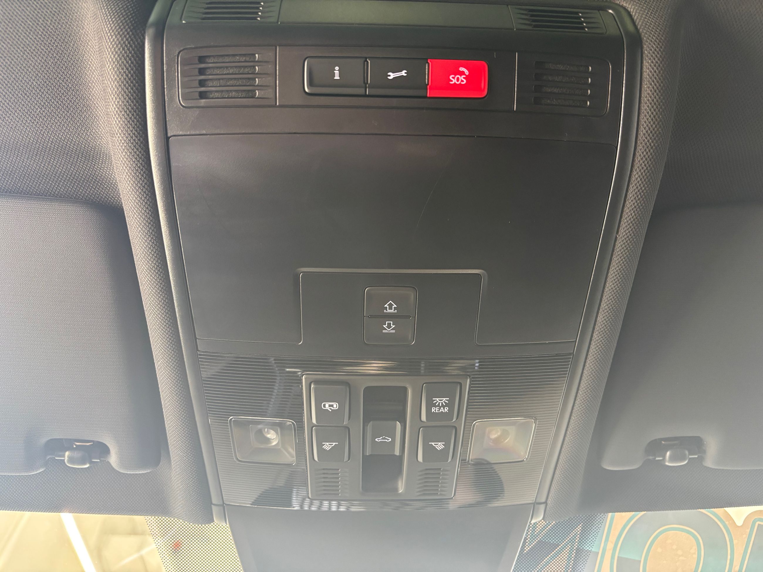 Volkswagen Tiguan Highline R-Line CUIR TOIT PANO NAVIGATION 2023 JAMAIS ACCIDENTÉ