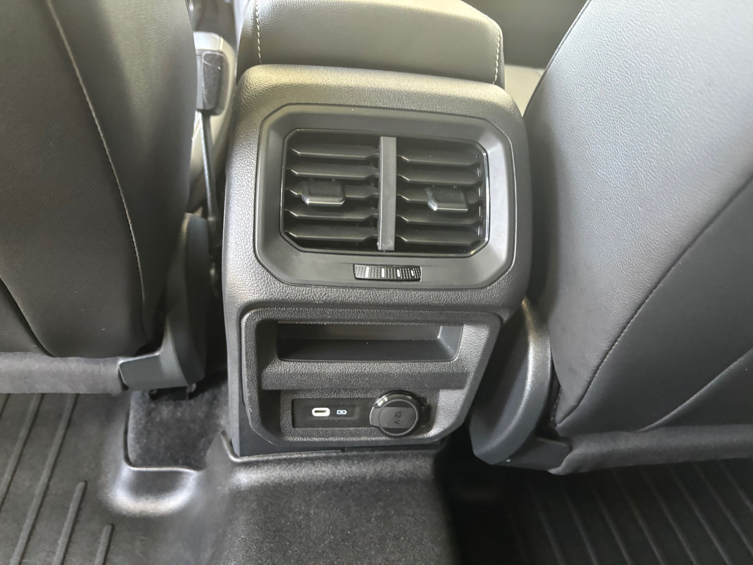 Volkswagen Tiguan Comfortline TOIT PANO SIMILICUIR AWD 2023 JAMAIS ACCIDENTÉ