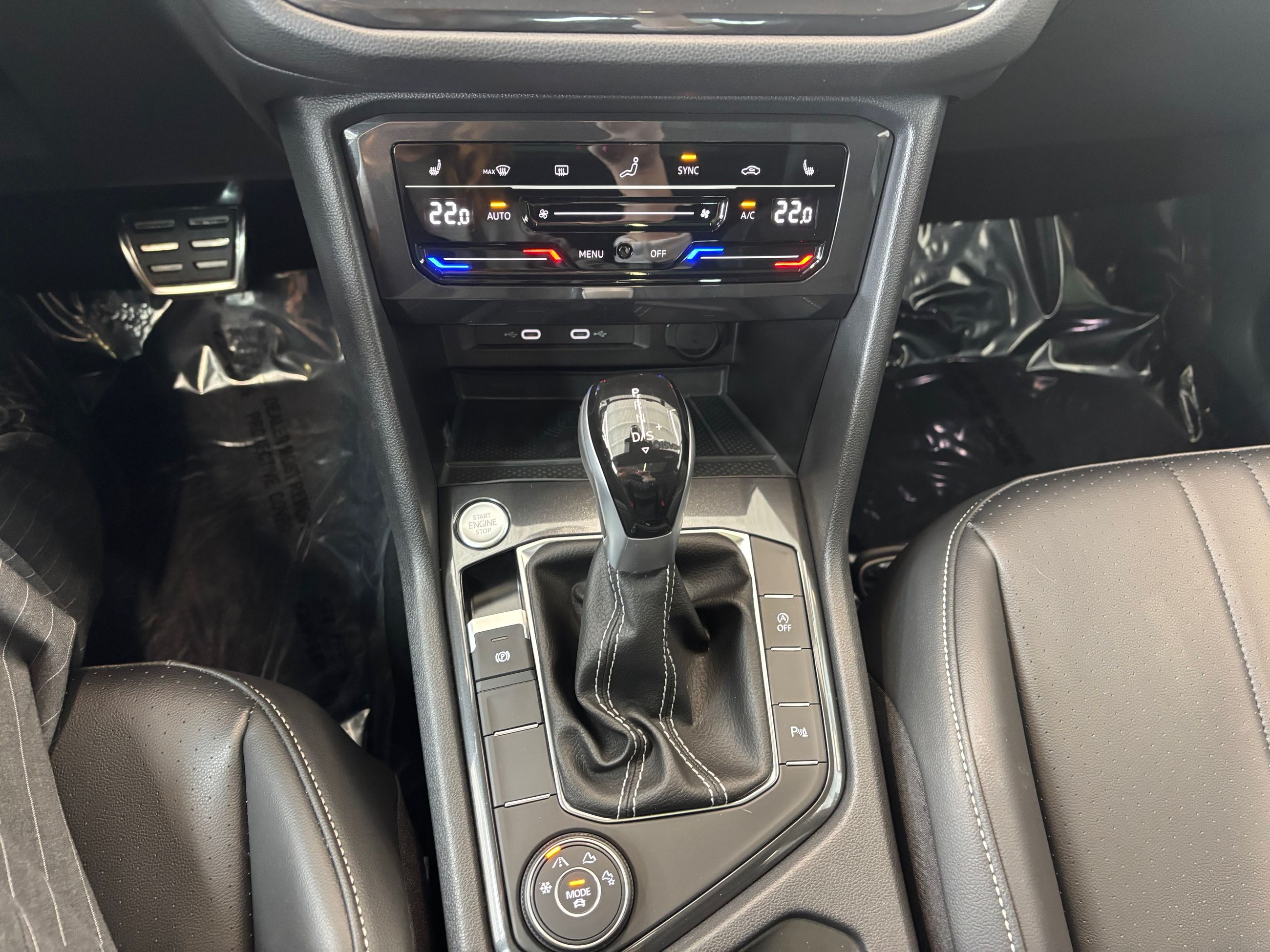 Volkswagen Tiguan COMFORTLINE R-LINE ÉDITION NOIRE 2024 PRESQUE NEUF AU PRIX D'UN USAGÉ