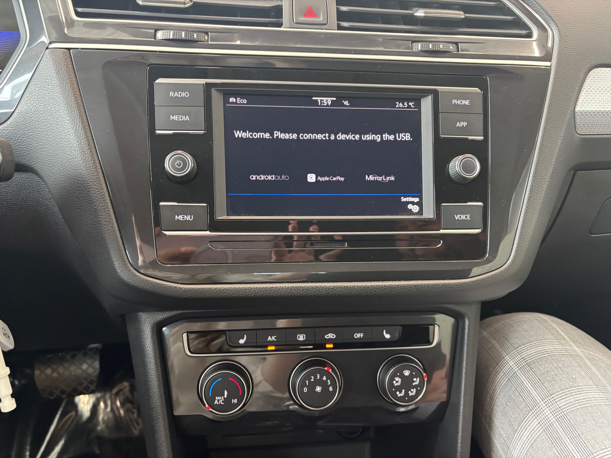 Volkswagen Tiguan Trendline 4MOTION CARPLAY SIÈGES CHAUFFANT 2024 A PARTIR DE 4.69%