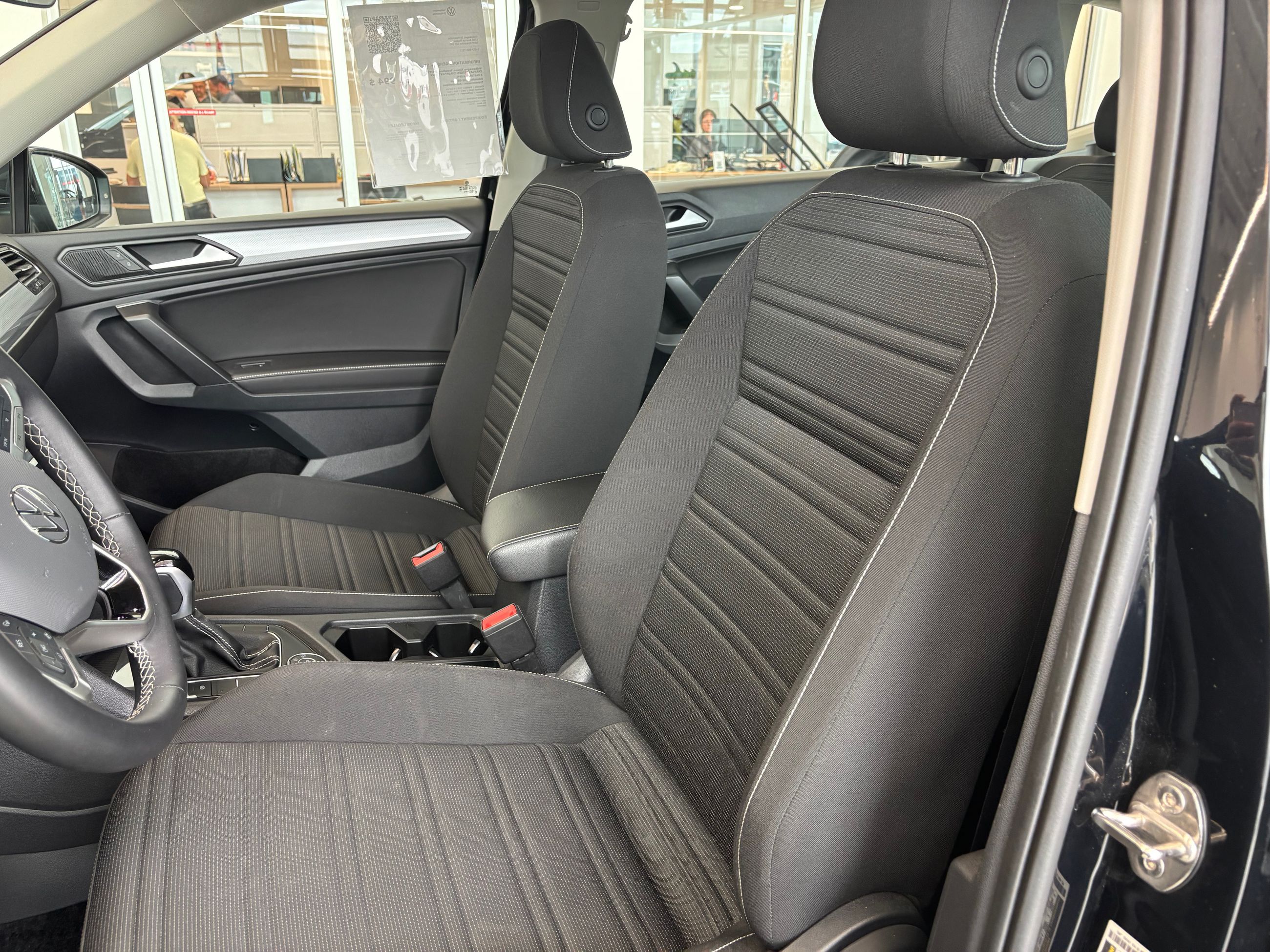 Volkswagen Tiguan Trendline 4MOTION CARPLAY SIÈGES CHAUFFANT 2024 A PARTIR DE 4.69%