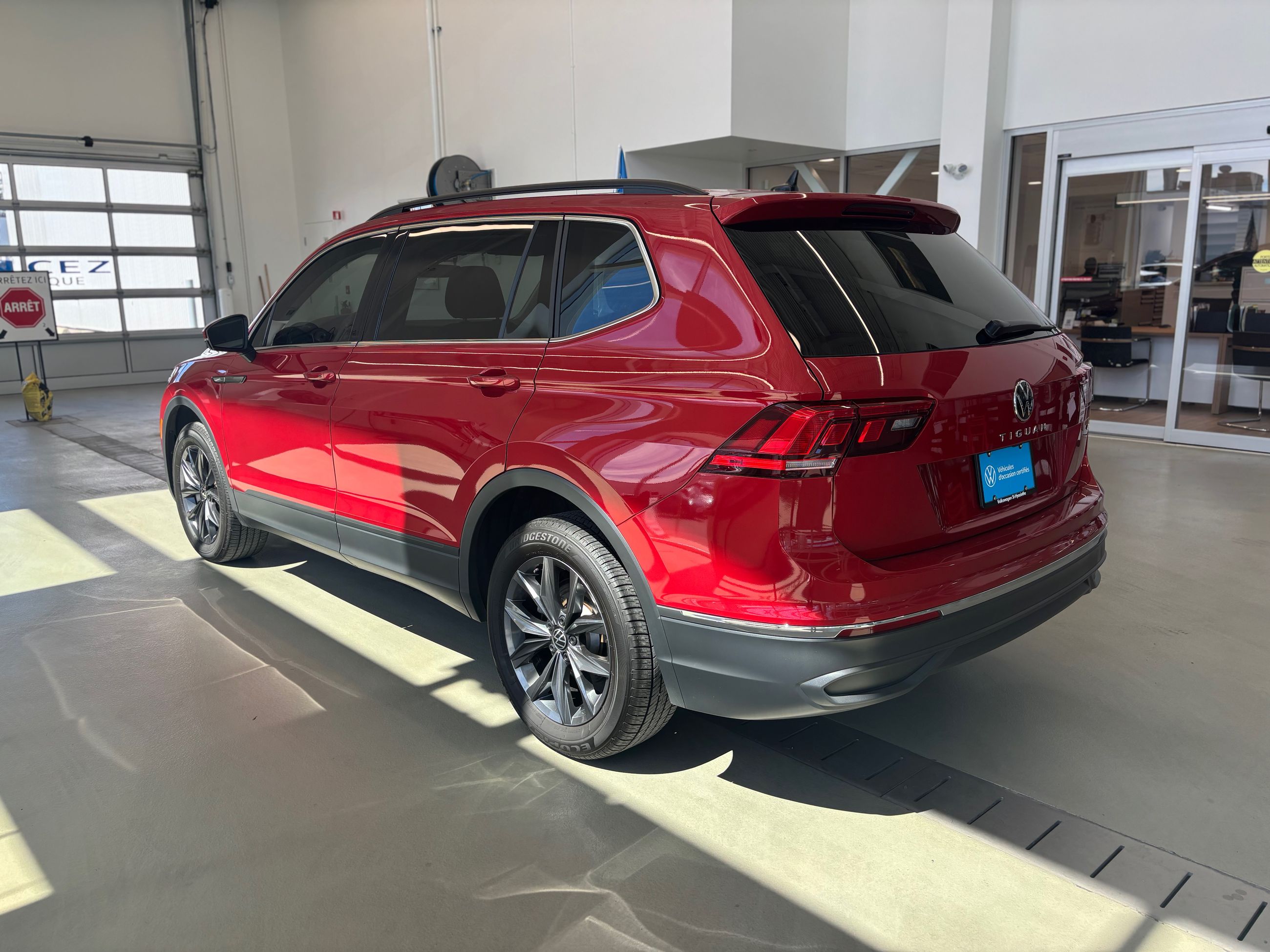 Volkswagen Tiguan Comfortline TOIT PANO SIEGES CHAUFFANT DÉMARREUR 2024 A PARTIR DE 4.39%