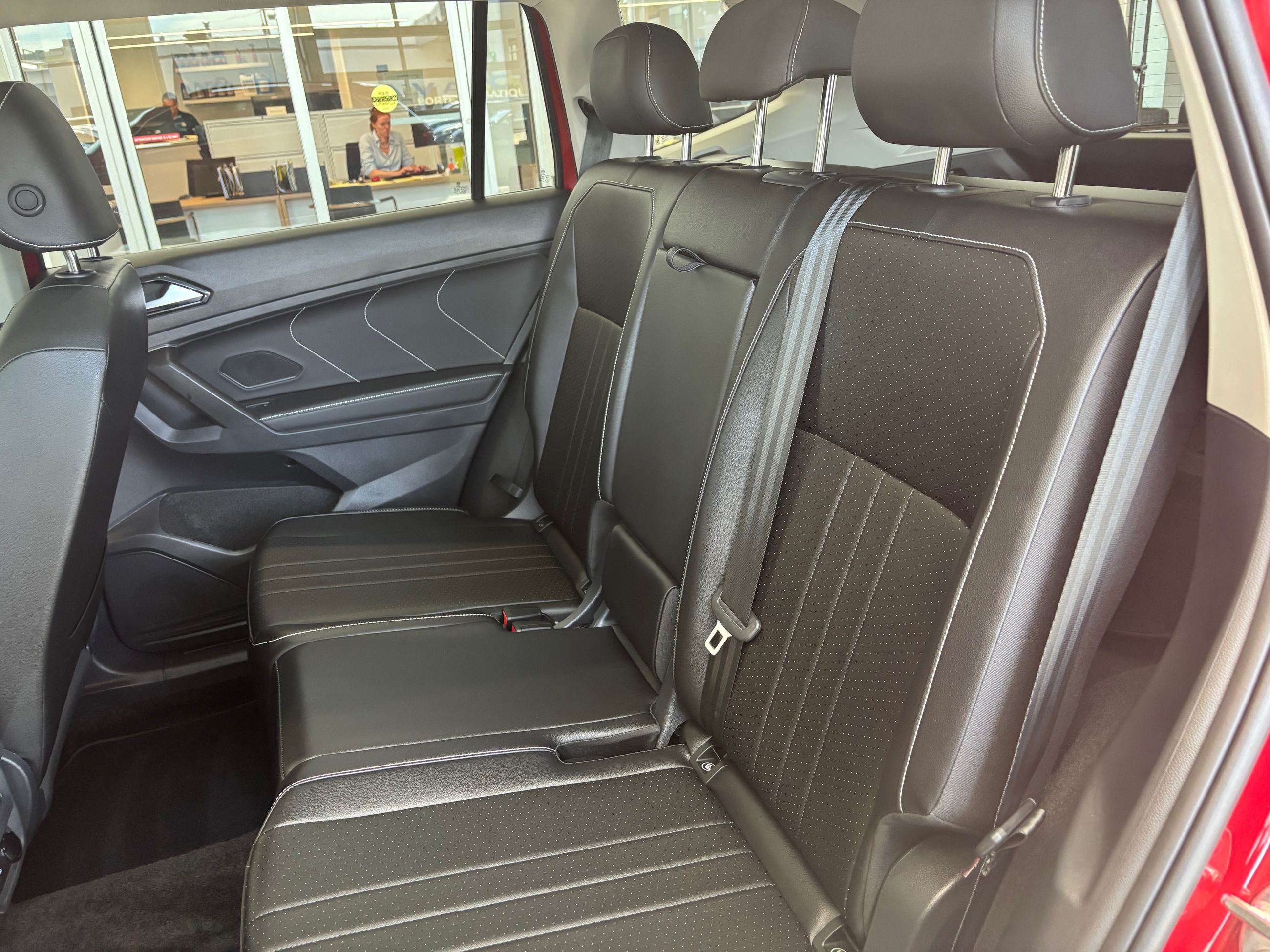 Volkswagen Tiguan Comfortline TOIT PANO SIEGES CHAUFFANT DÉMARREUR 2024 A PARTIR DE 4.39%