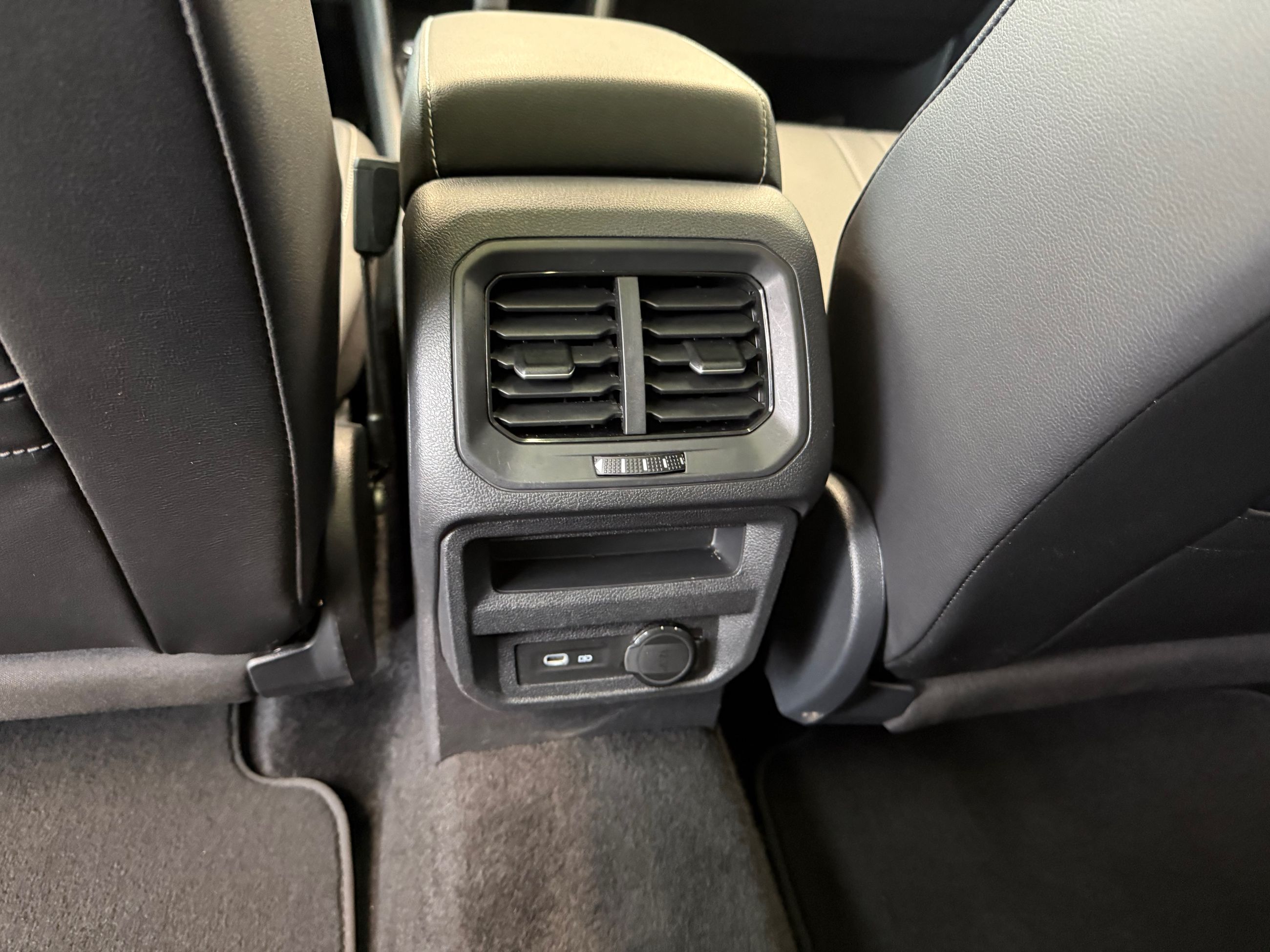 Volkswagen Tiguan Comfortline 7 PASSAGERS JAMAIS ACCIDENTÉ 2024 A PARTIR DE 4.39%