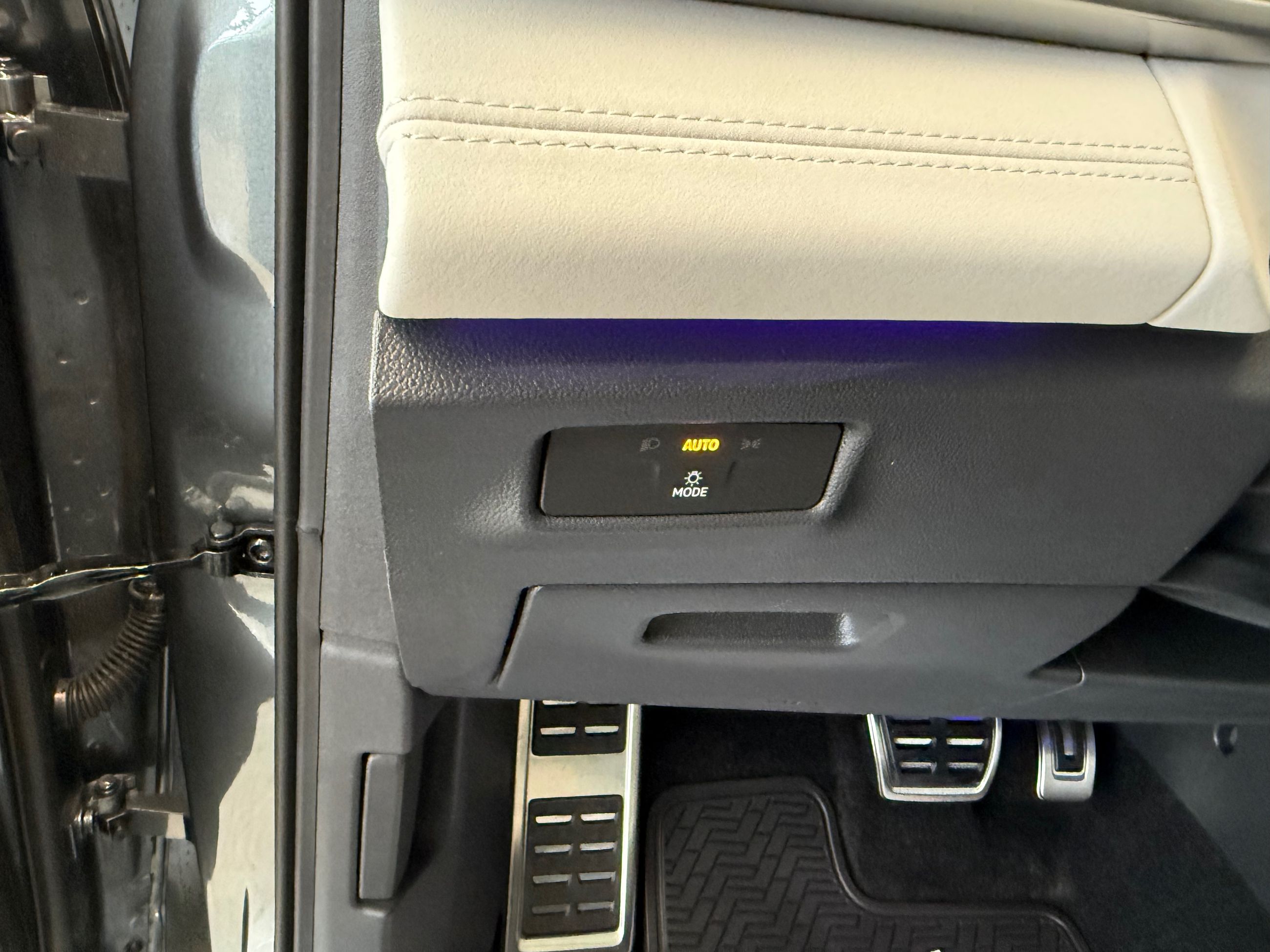 2026 Volkswagen Tiguan Comfortline R-Line Black Edition DEMO SPECIAL