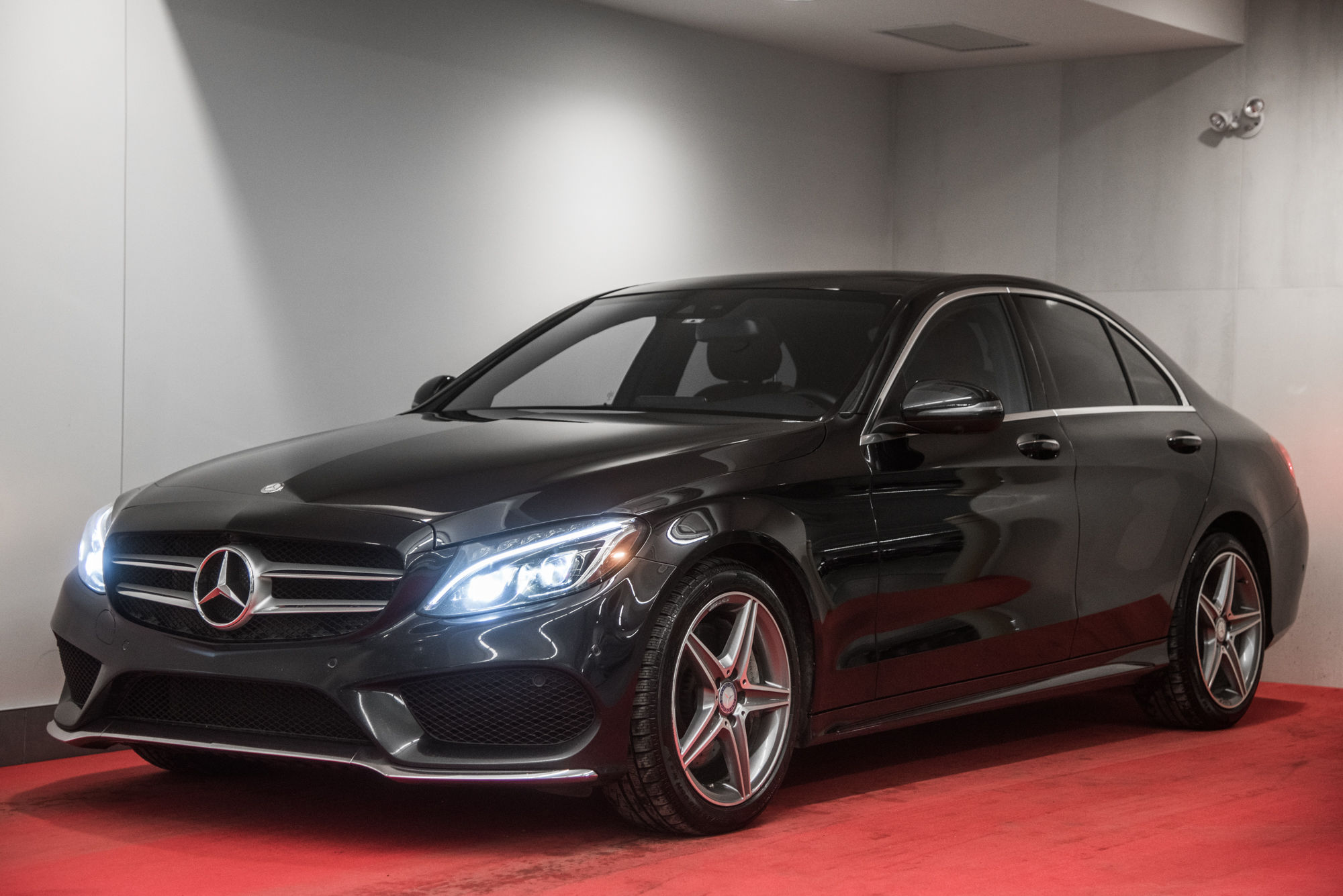 Pre Owned 17 Mercedes Benz C Class C300 4matic Cuir Rouge What For Sale 0 0 Mercedes Benz Montreal Est