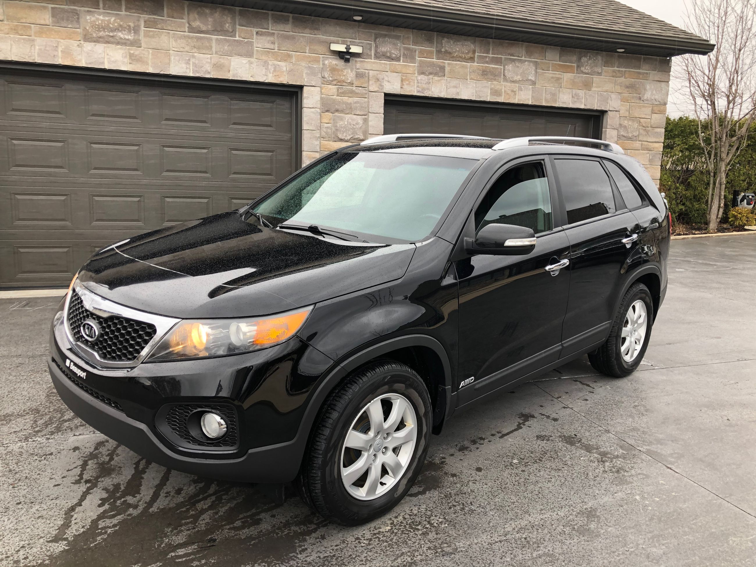 Kia sorento 2012 год