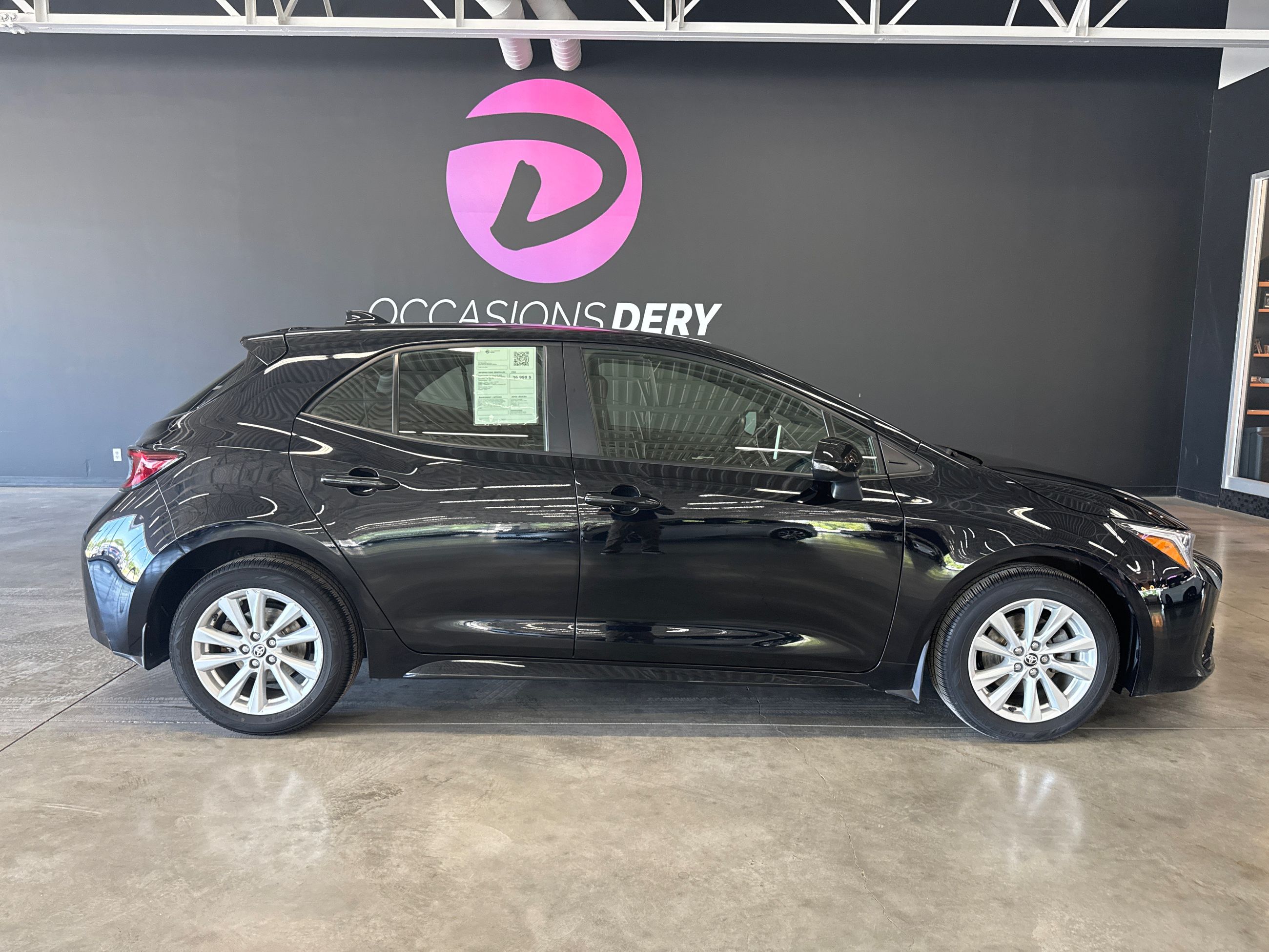 2023 Toyota Corolla Hatchback SE