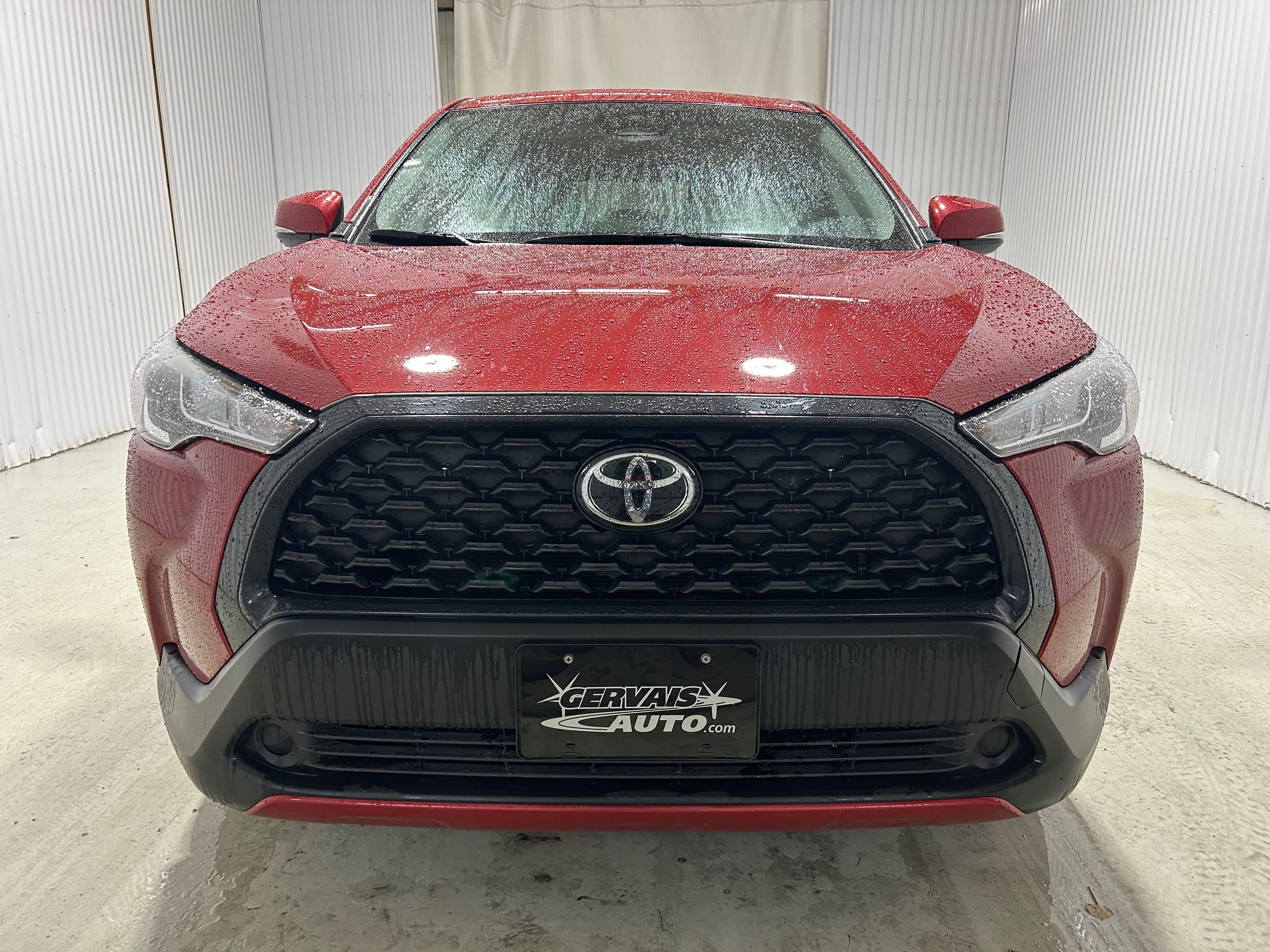 2024 Toyota Corolla Cross LE photo 2