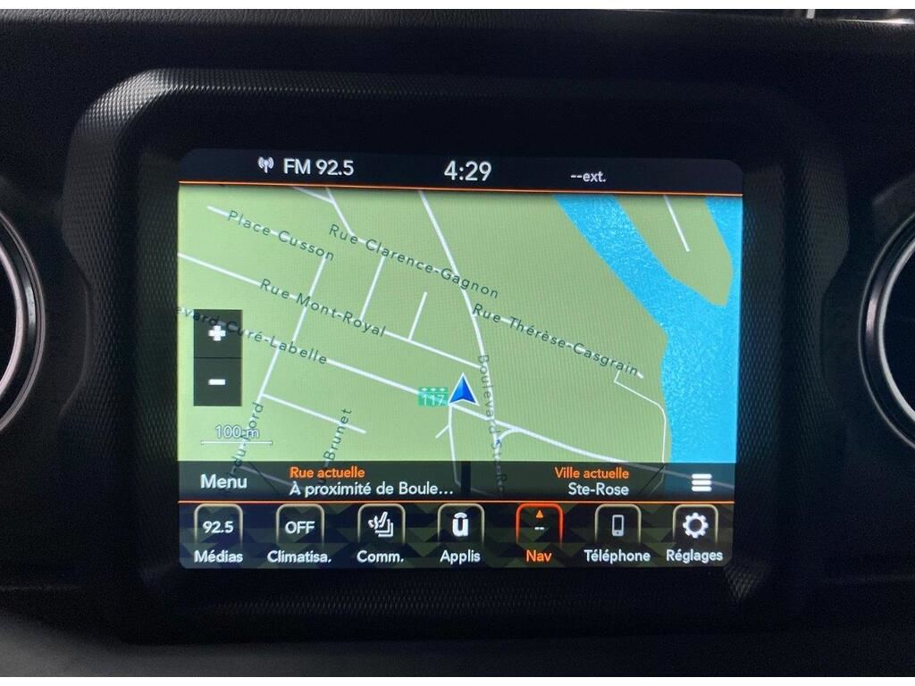 Jeep Wrangler Unlimited 2021 - Image 2