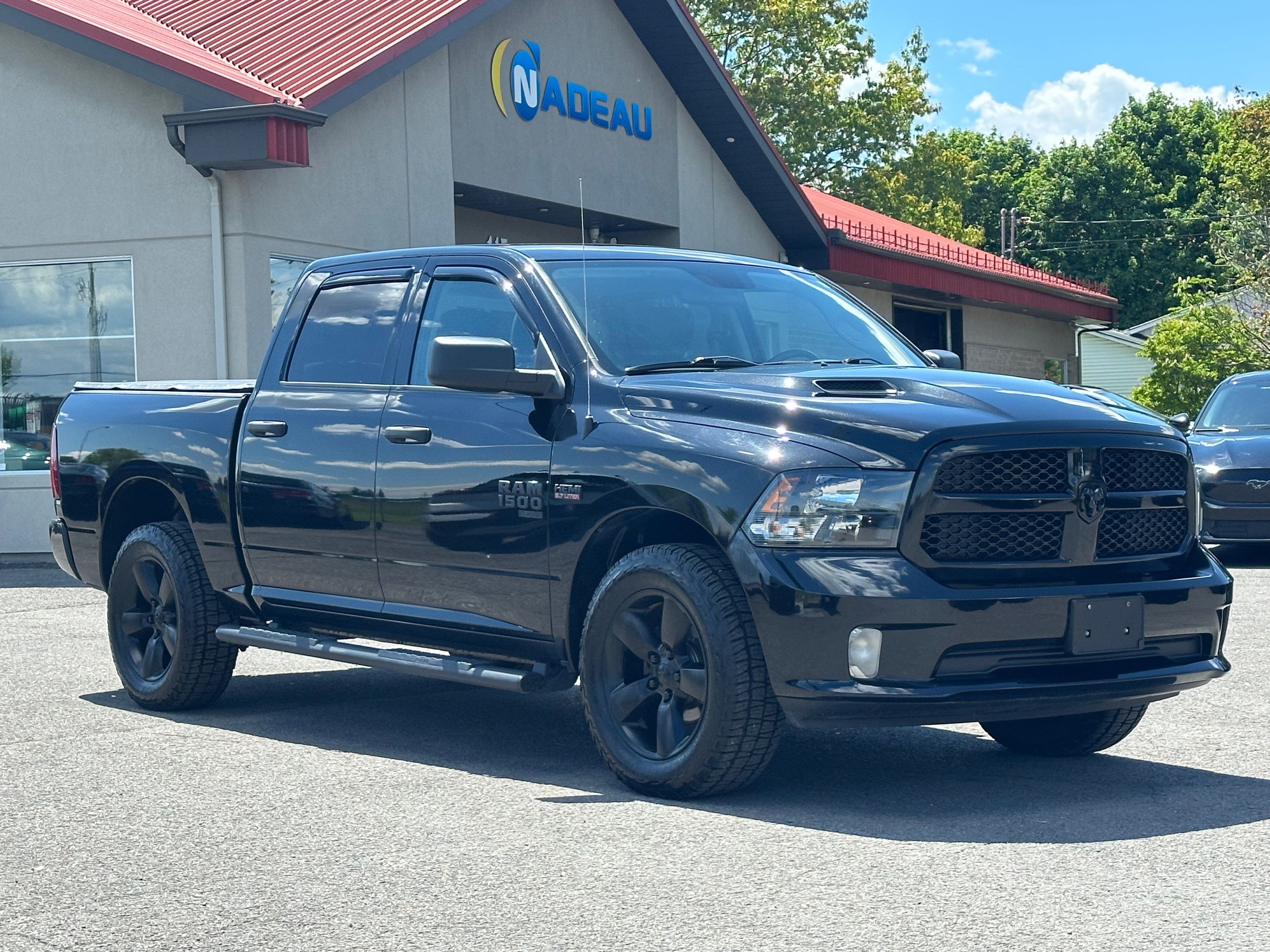 2020 RAM 1500 Classic Express 4X4 HEMI 5.7 SEULEMENT 093594 KM