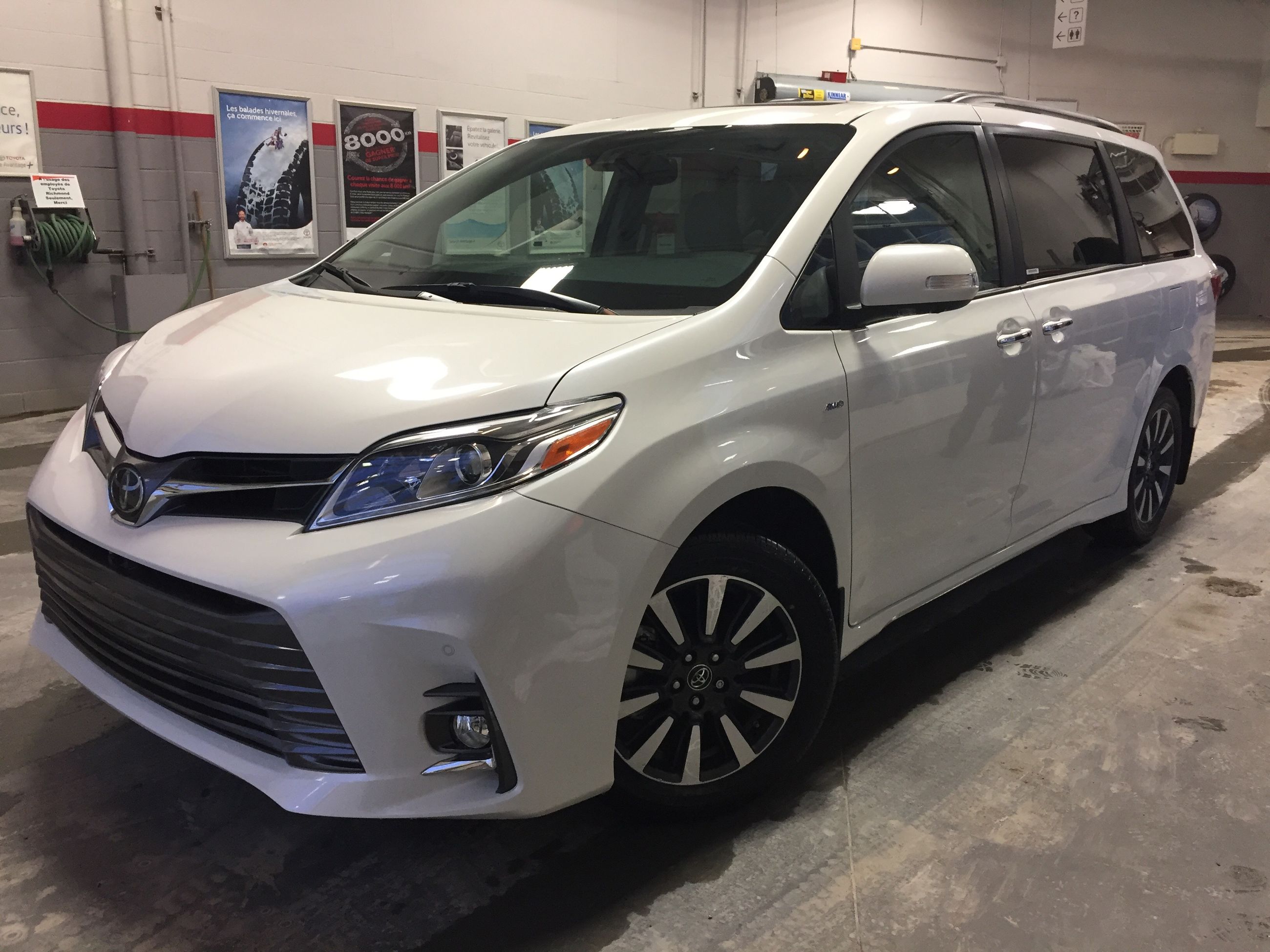 2018 toyota sienna xle awd