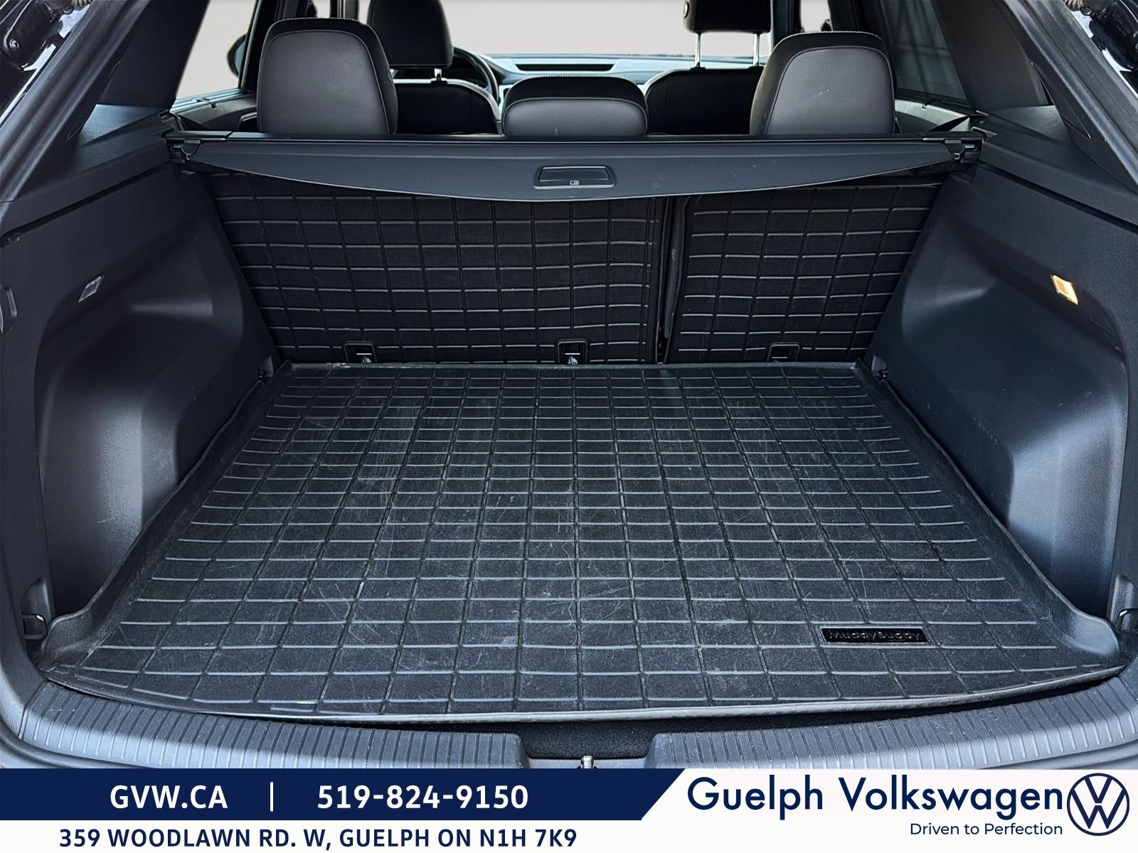 Photo 2023 Volkswagen Atlas Cross Sport Execline | No Accidents | One Owner #6