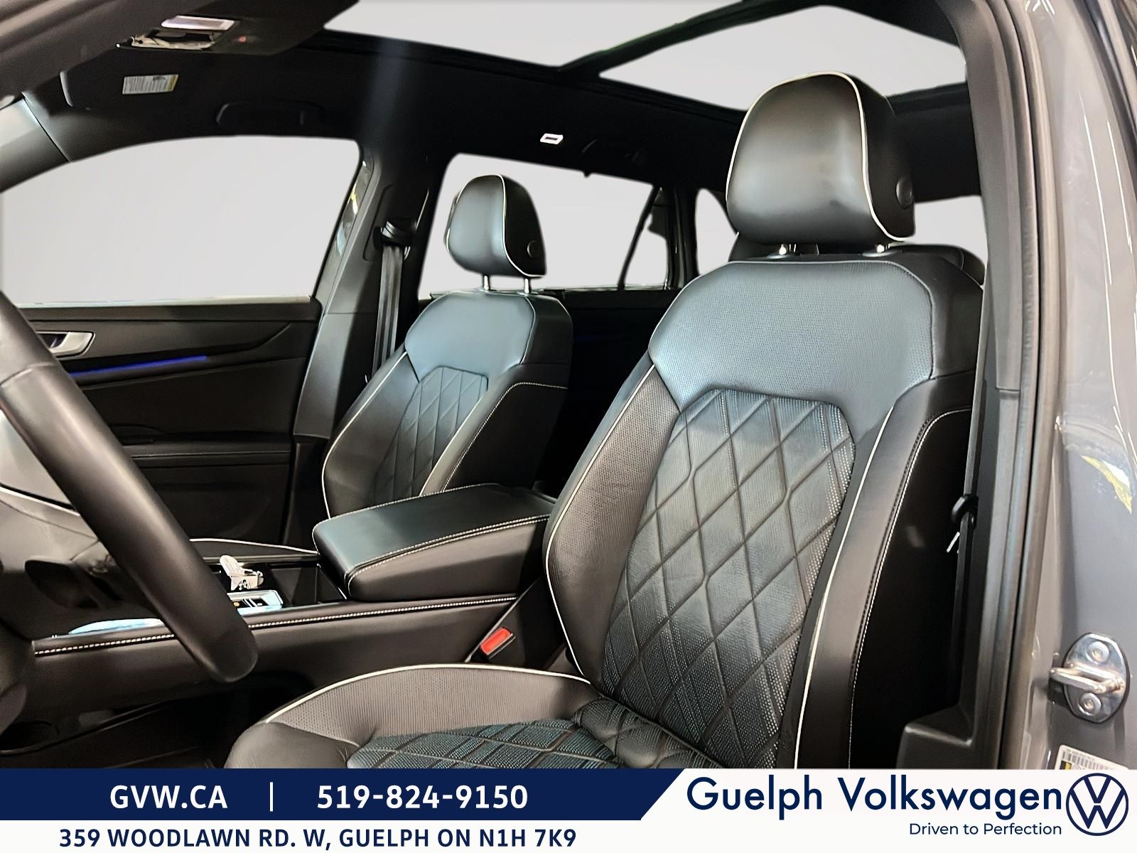 Photo 2024 Volkswagen Atlas Cross Sport Execline | No Accidents | Low KM #8